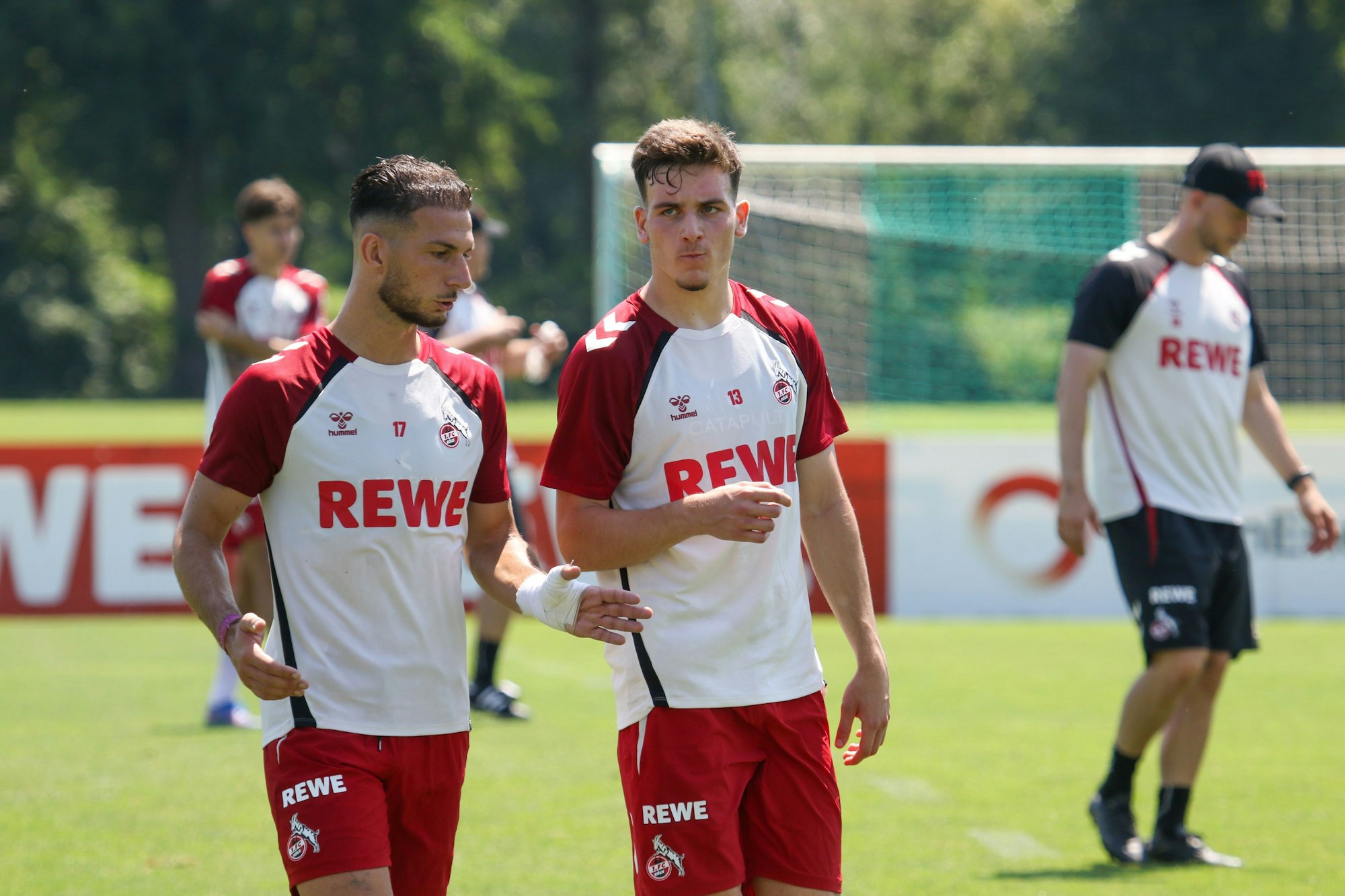 Said El Mala (r.) im FC-Training an der Seite von Leart Pacarada.