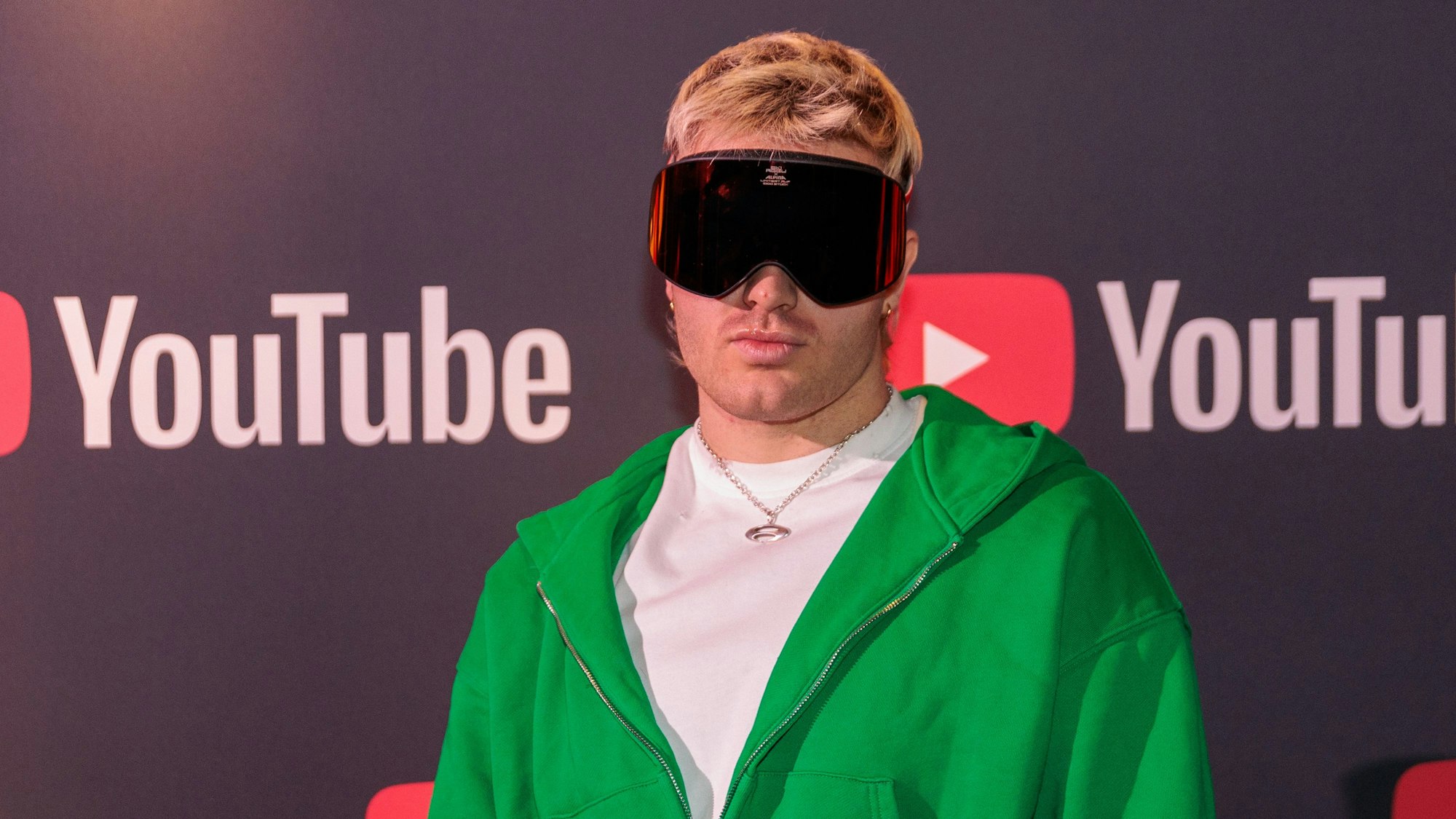 Ski Aggu vor Beginn des YouTube Music Award Dinner im Grill Royal. (Archivbild)