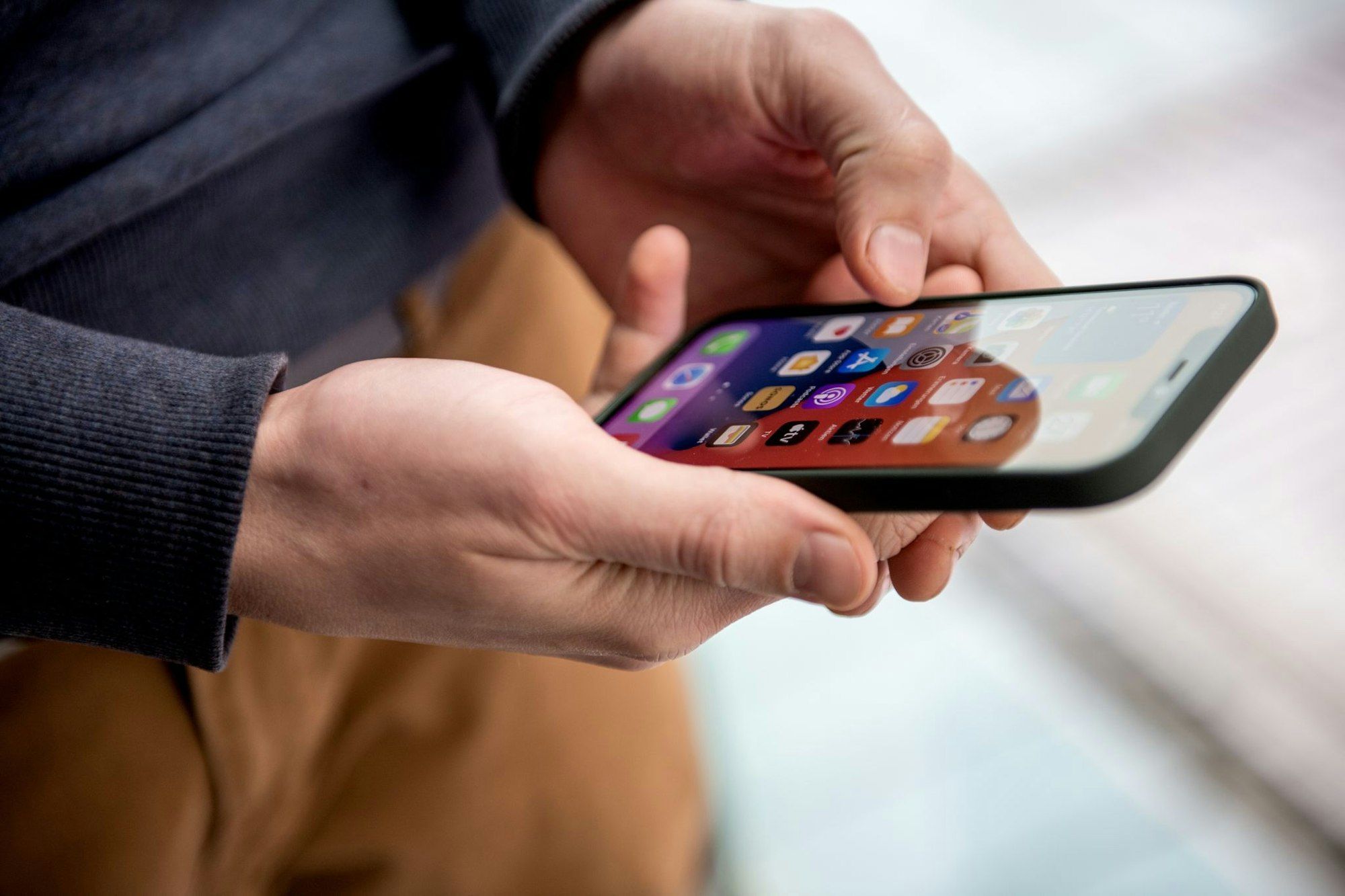 Urlauber, die in der Türkei eine eSIM für mobile Daten nutzen möchten, sollten diese noch vor der Abreise herunterladen, installieren und aktivieren.