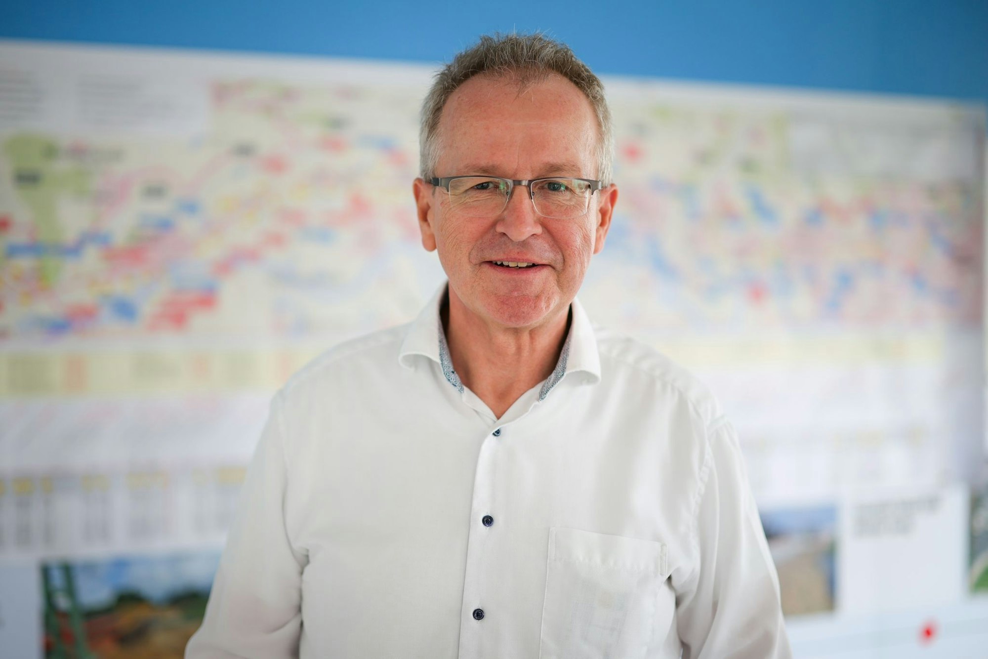 Projektleiter Stefan Ventzke sieht die Arbeiten auf der Mega-Baustelle im Zeitplan.