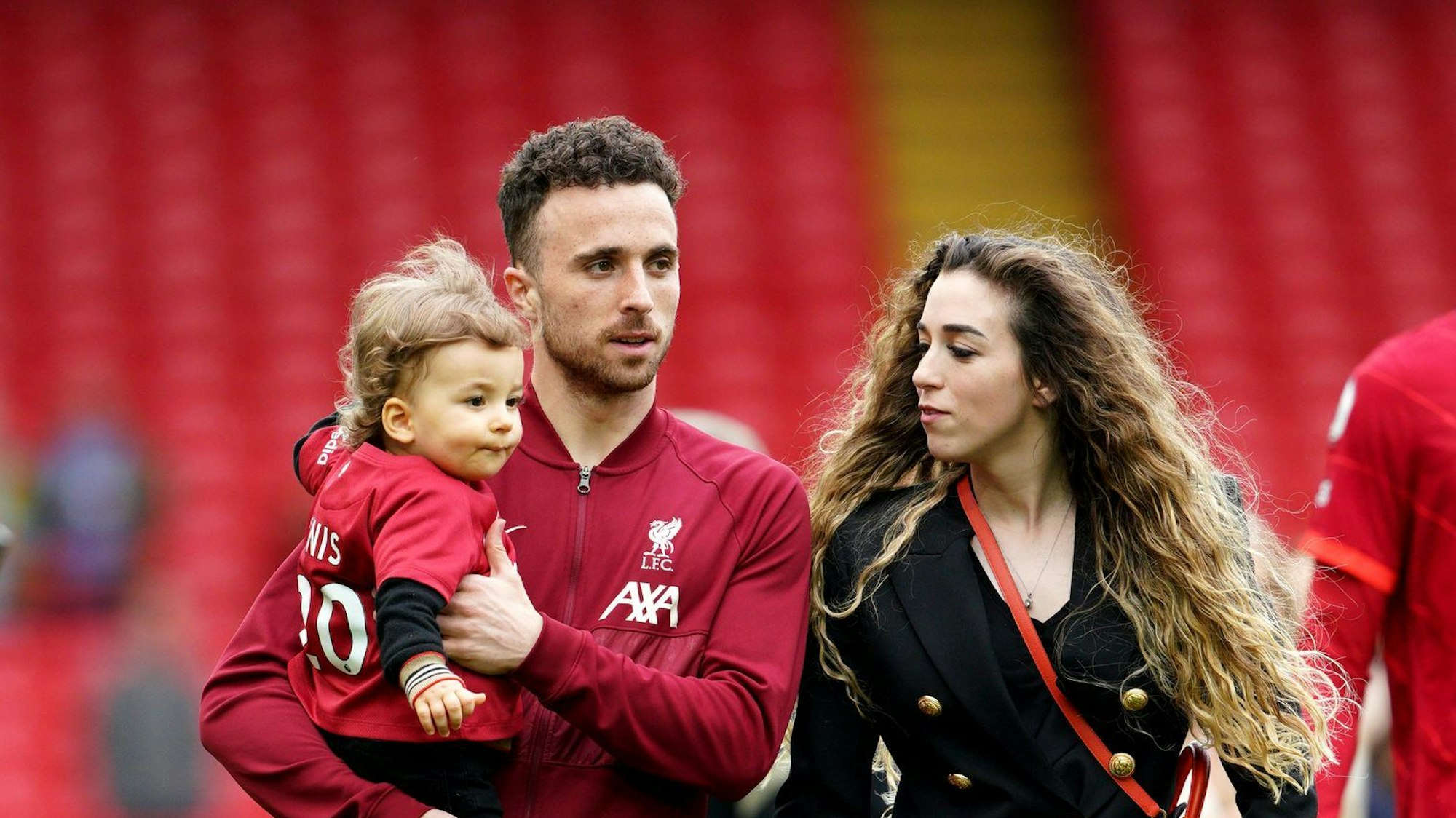 Diogo Jota und seine langjährige Partnerin Rute Cardoso im Jahr 2022 mit einem ihrer drei Kinder. (Archivbild)