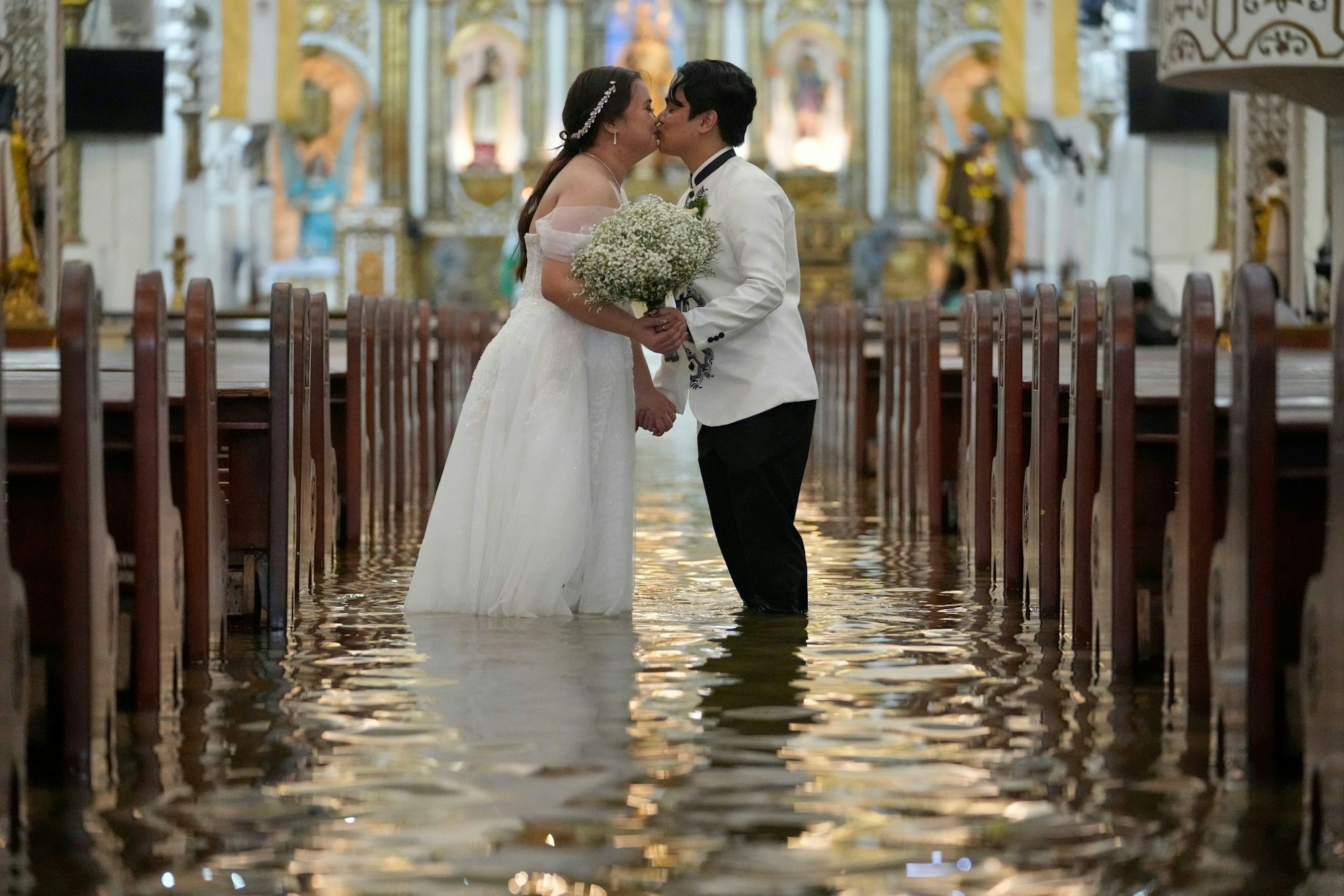 Das Paar wollte die Hochzeit unbedingt durchziehen.