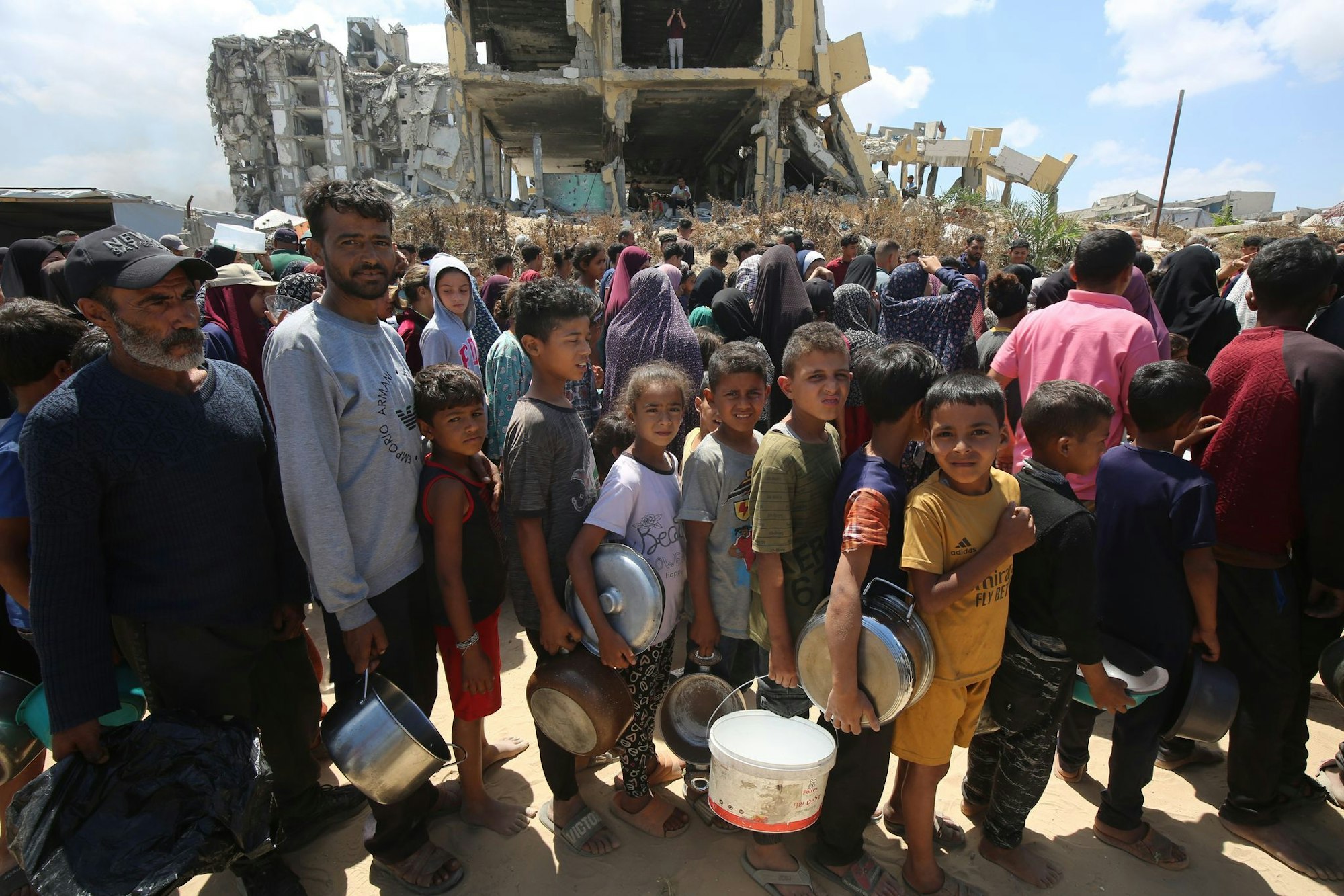 Nach Angaben der Hamas-Behörden sterben Kinder durch Unterernährung. (Archivbild)