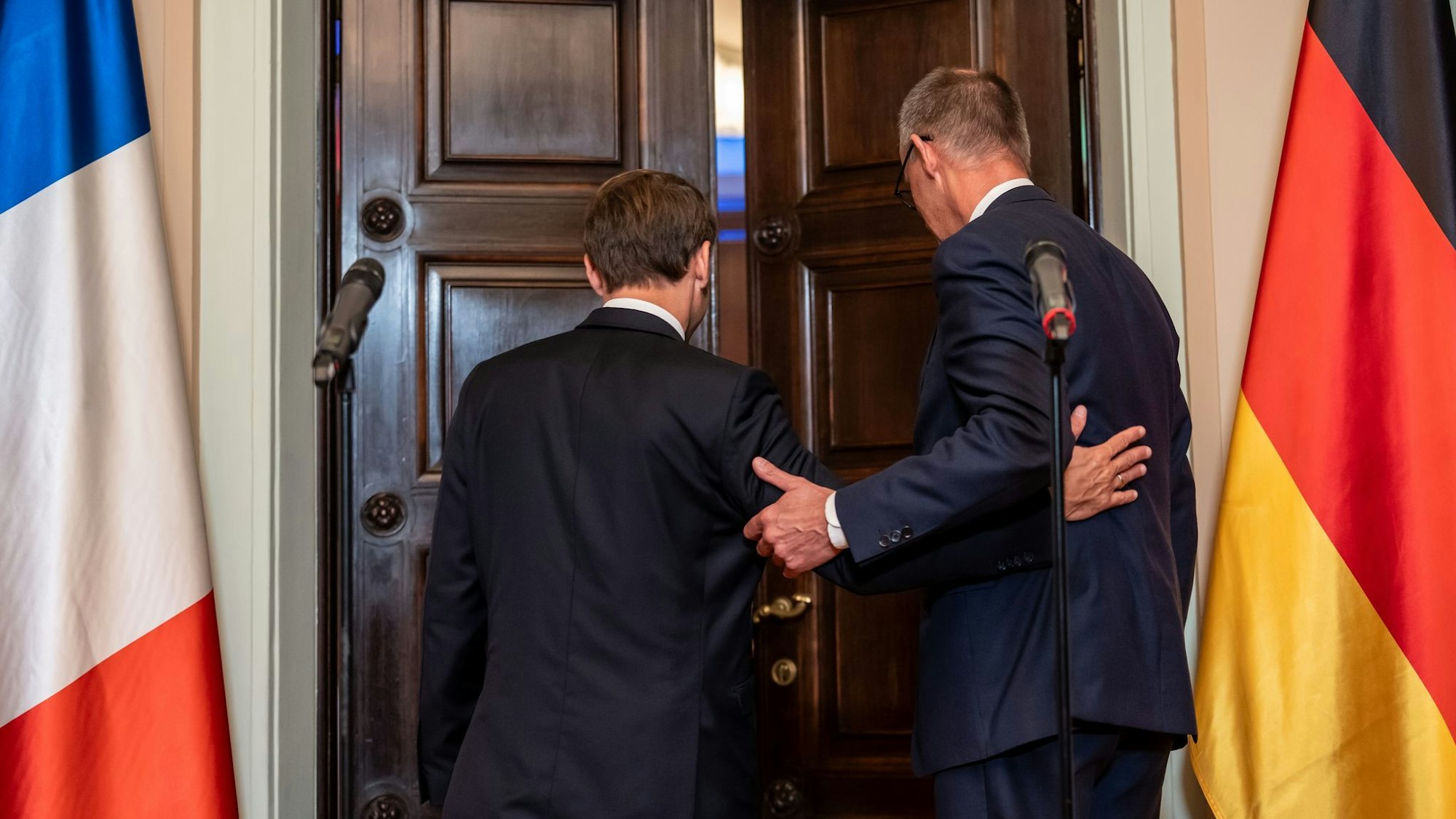 Merz deutet bei Macron-Besuch mögliche Einigung im Zollstreit an