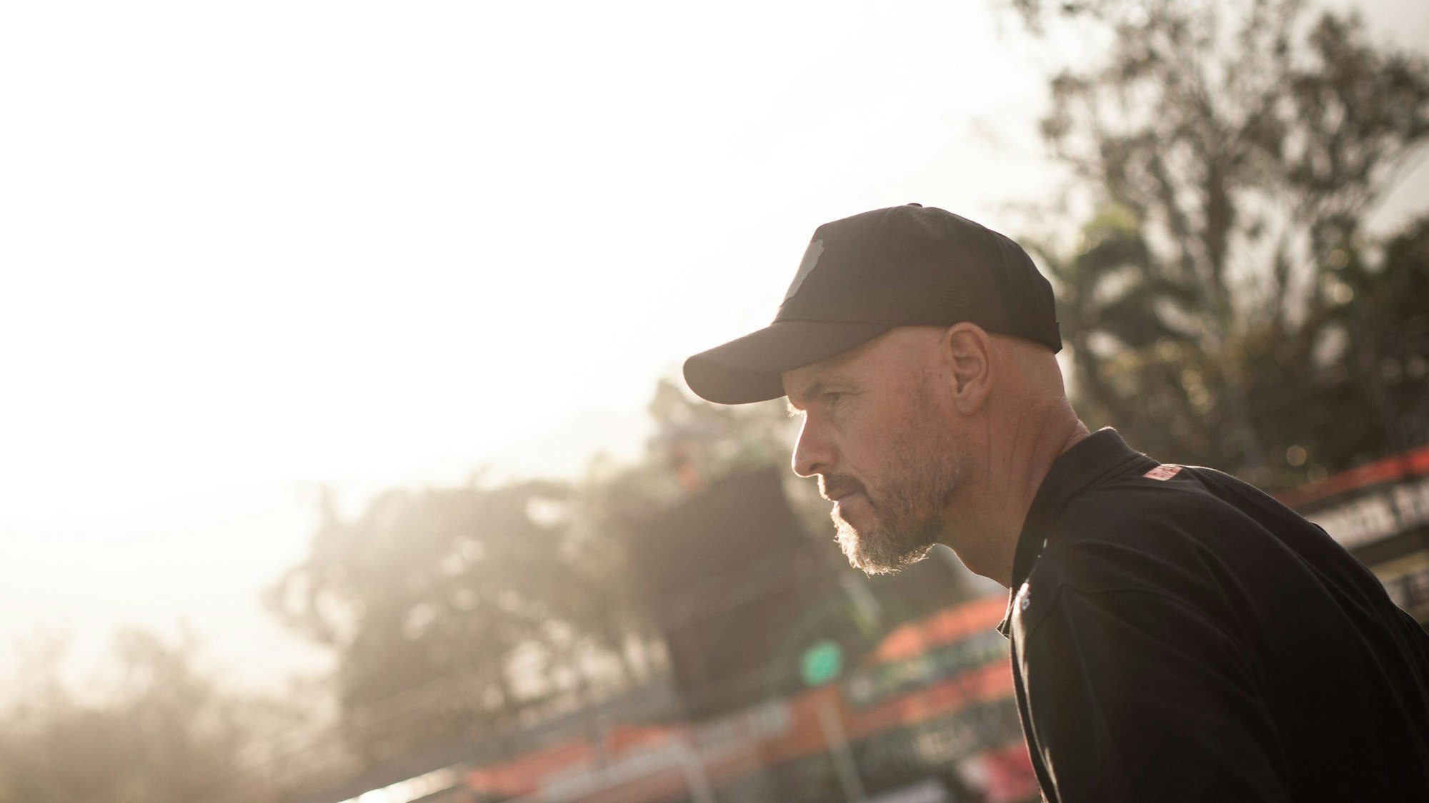18.07.2025, Brasilien, Rio de Janeiro: Fußball: Testspiele, Flamengo U20 - Bayer Leverkusen, Stadion Da Gavea. Leverkusens Erik ten Hag am Spielfeldrand. Foto: Joao Gabriel Alves/dpa +++ dpa-Bildfunk +++