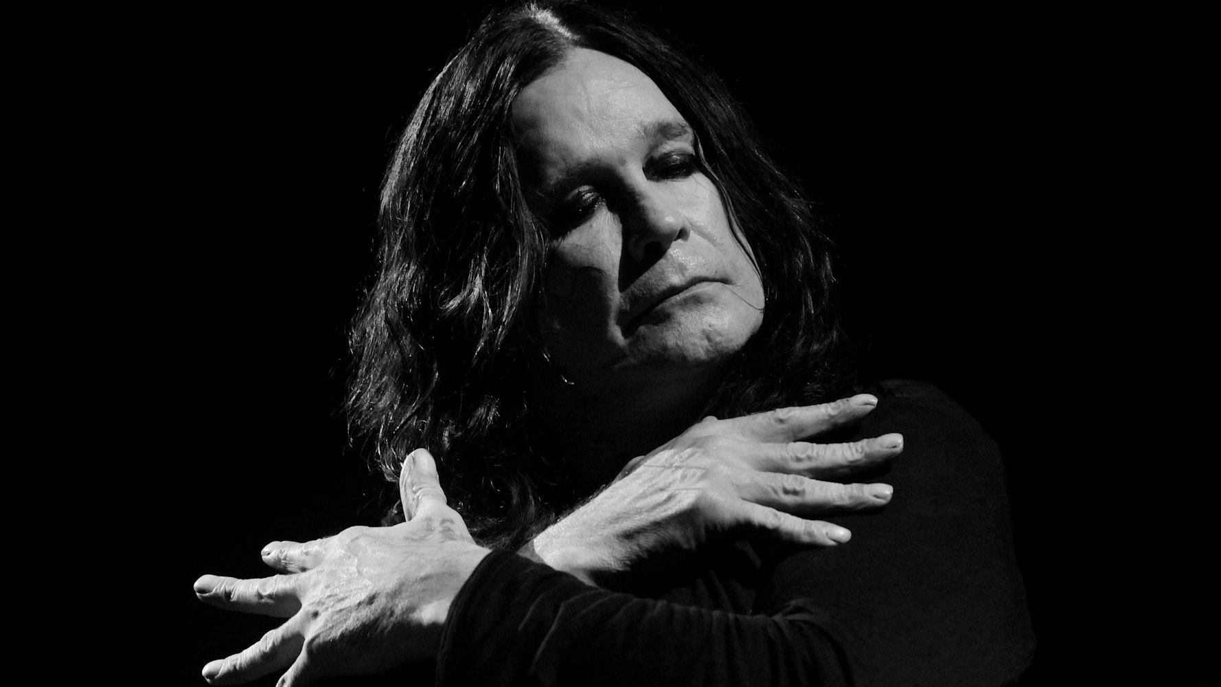 09.07.2010, Finnland, Turku: Rocklegende Ozzy Osbourne bei einem Auftritt auf dem Ruisrock-Rockfestival in Turku.