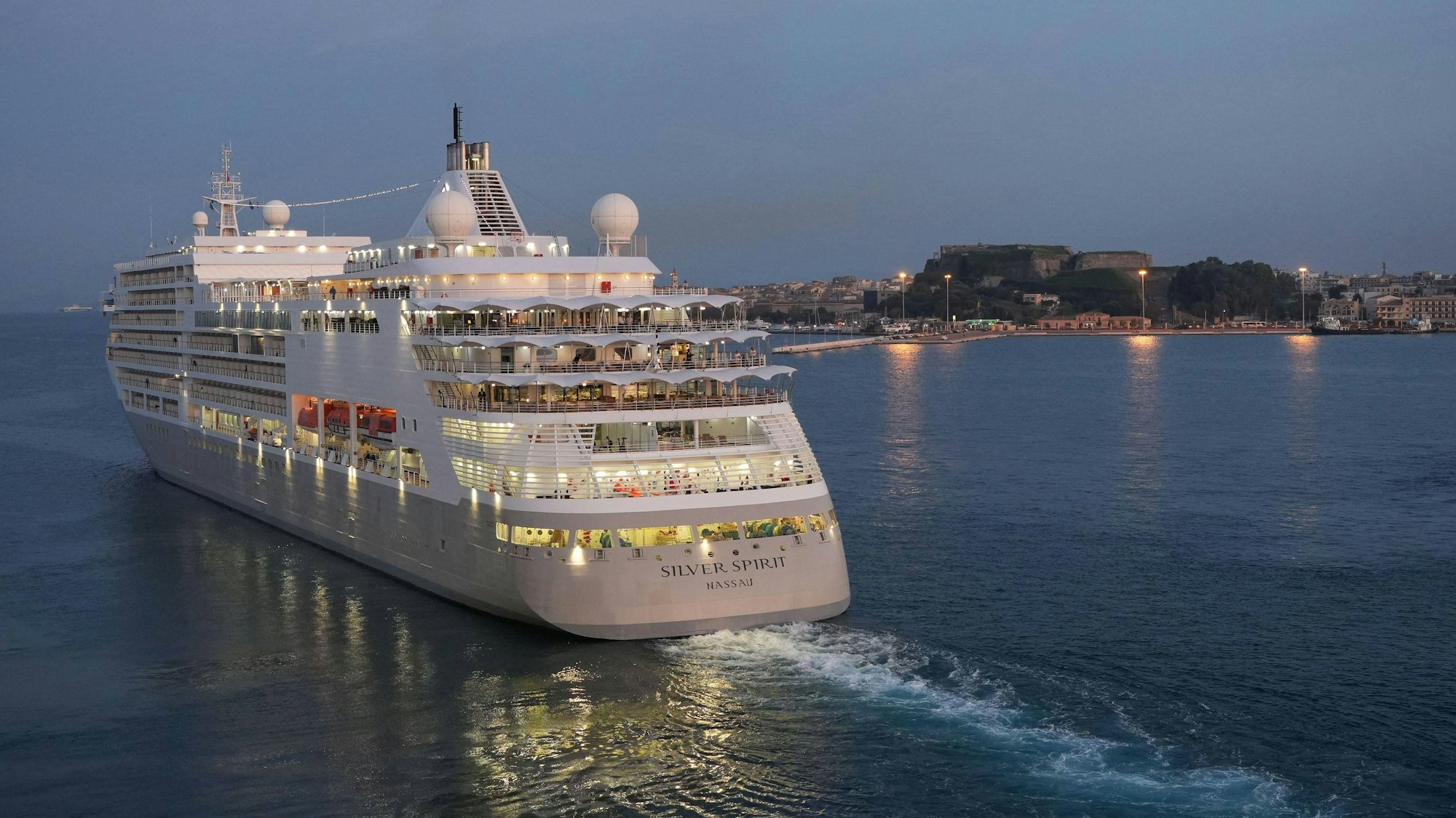 „Navigator of the Seas“ sticht in See.