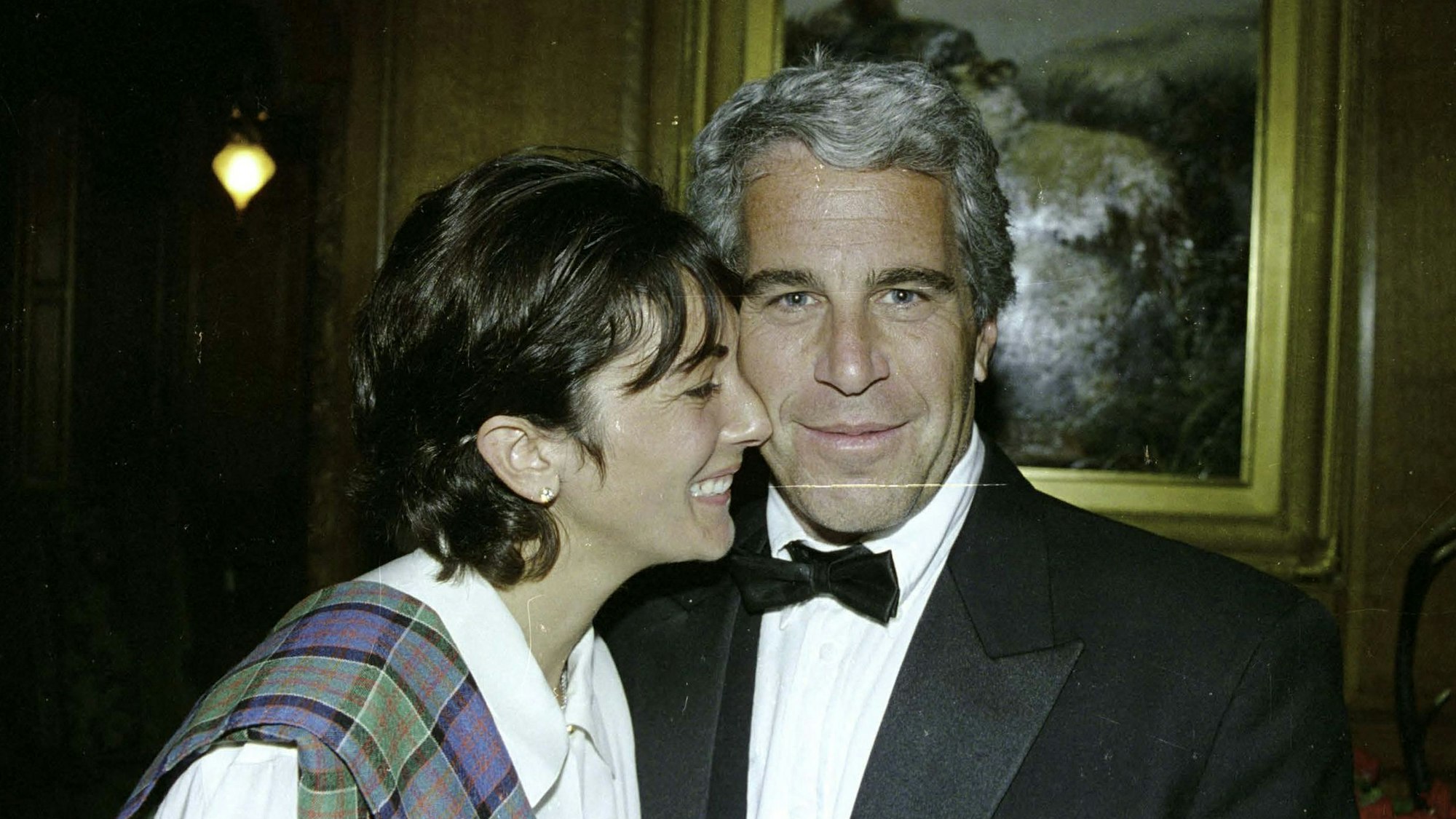 Ghislaine Maxwell zusammen mit Sexualstraftäter Jeffrey Epstein. (Archivbild)