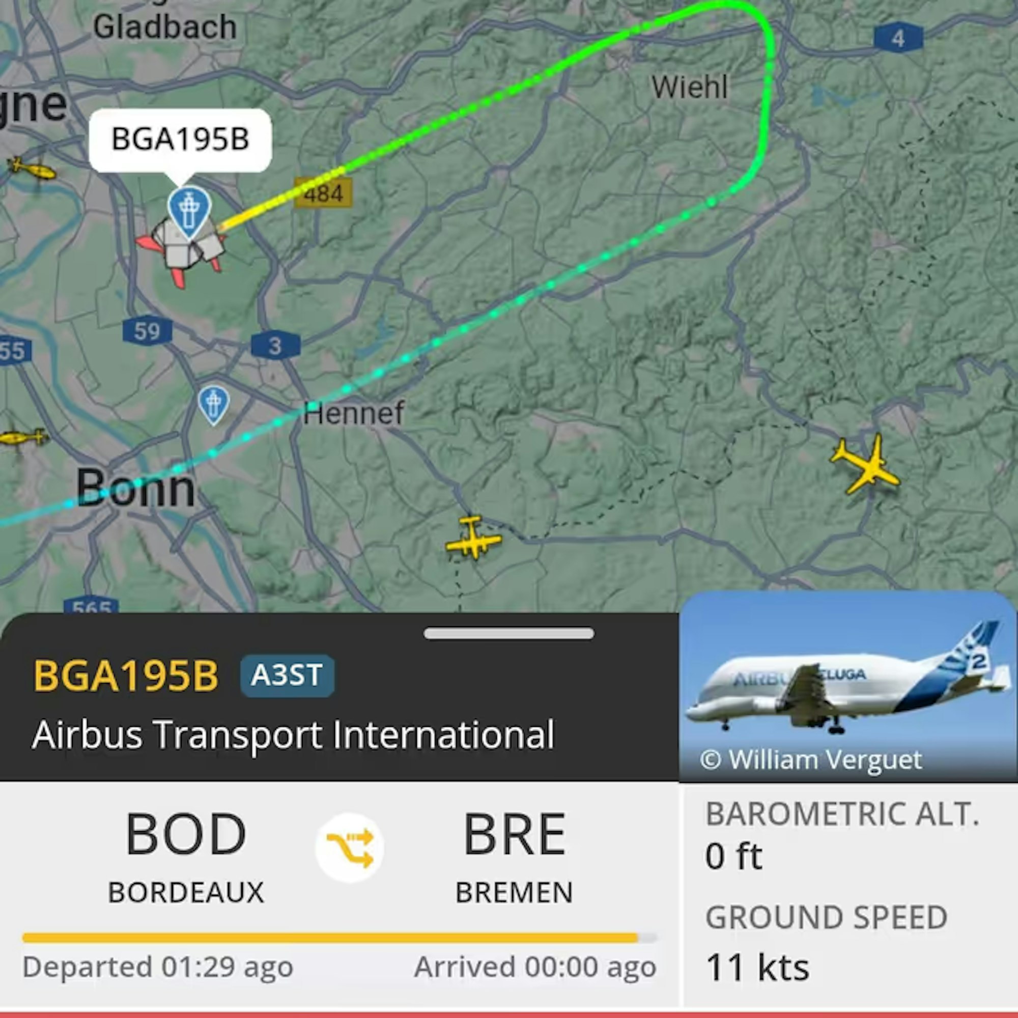 Screenshot von Flightradar zeigt die Flugroute und die Kehrtwende des Airbus Beluga.