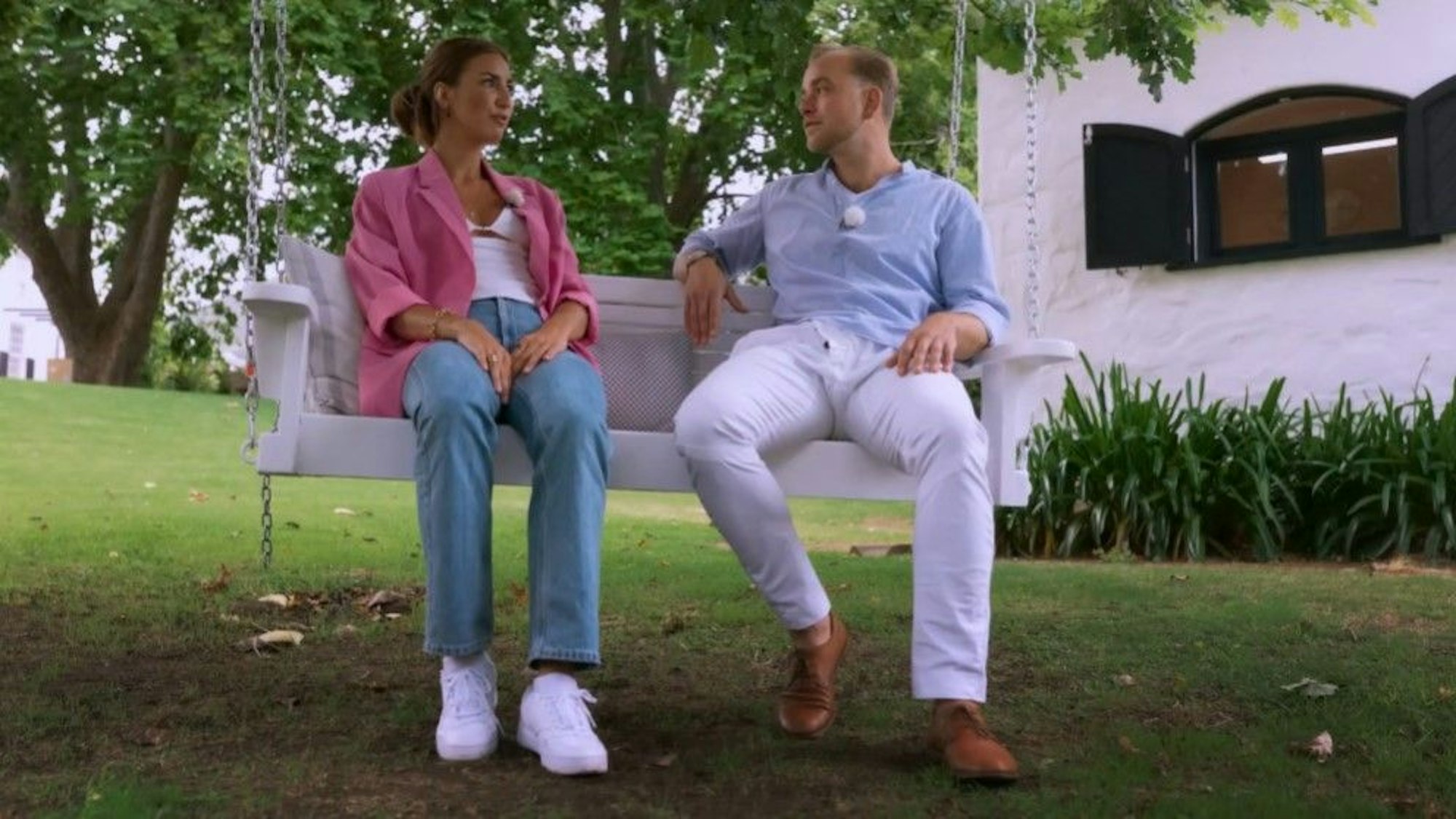 Clara im Verhör bei Martins Bruder Tobias