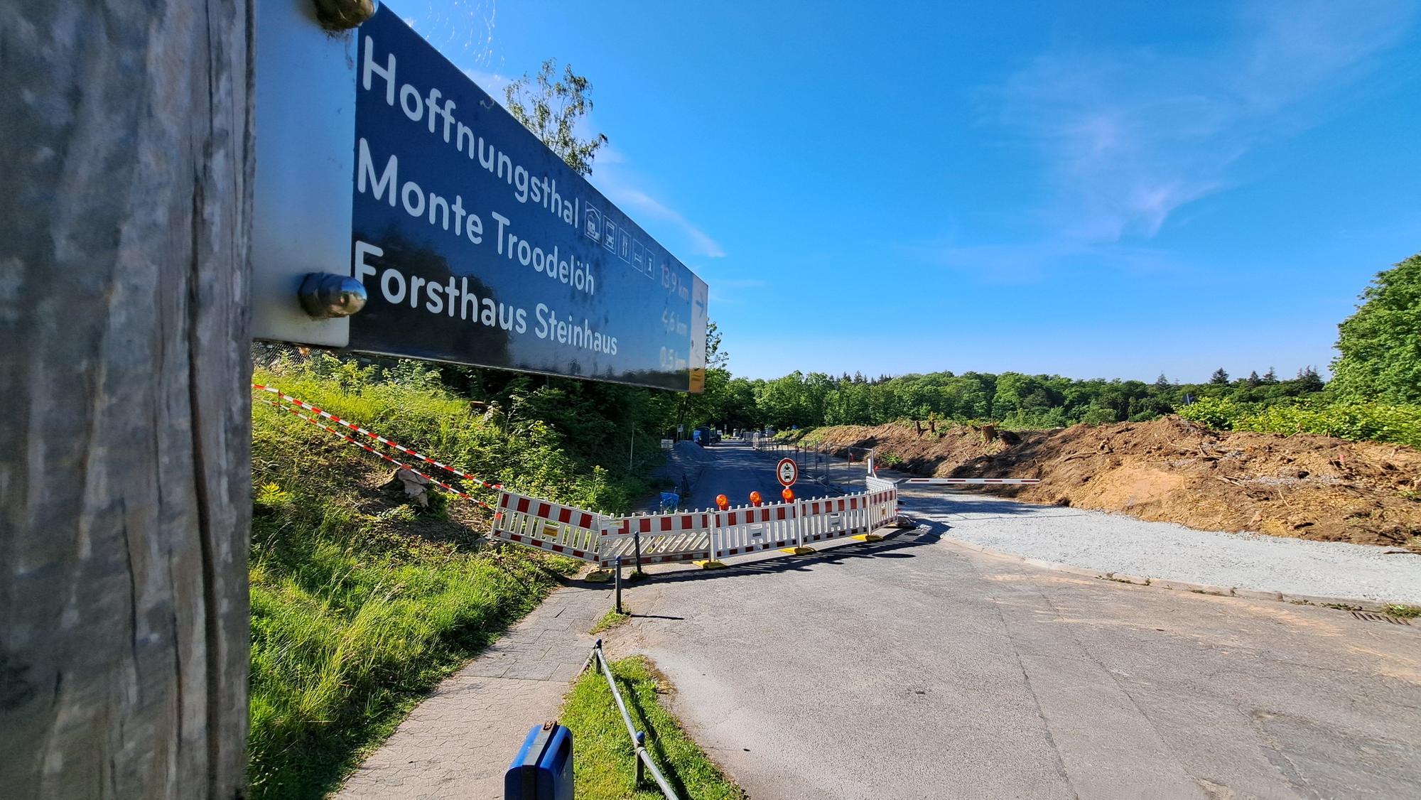 Hier waren einmal Parkplätze, insbesondere für Wanderer und Besucher des Forsthauses Steinhaus.