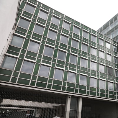 21.07.2025, Köln: Das Kaufhof-Areal an der Leonhard-Tietz-Straße im Übersichtsbild. Die Kölner Stadtverwaltung will dort als Mieterin einziehen, doch das Vorhaben verzögert sich und wird teurer als geplant. Foto: Arton Krasniqi