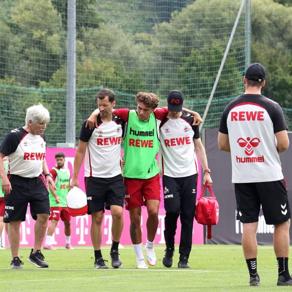Julian Pauli konnte den Trainingsplatz in Bad Waltersdorf nur mit Unterstützung verlassen.
