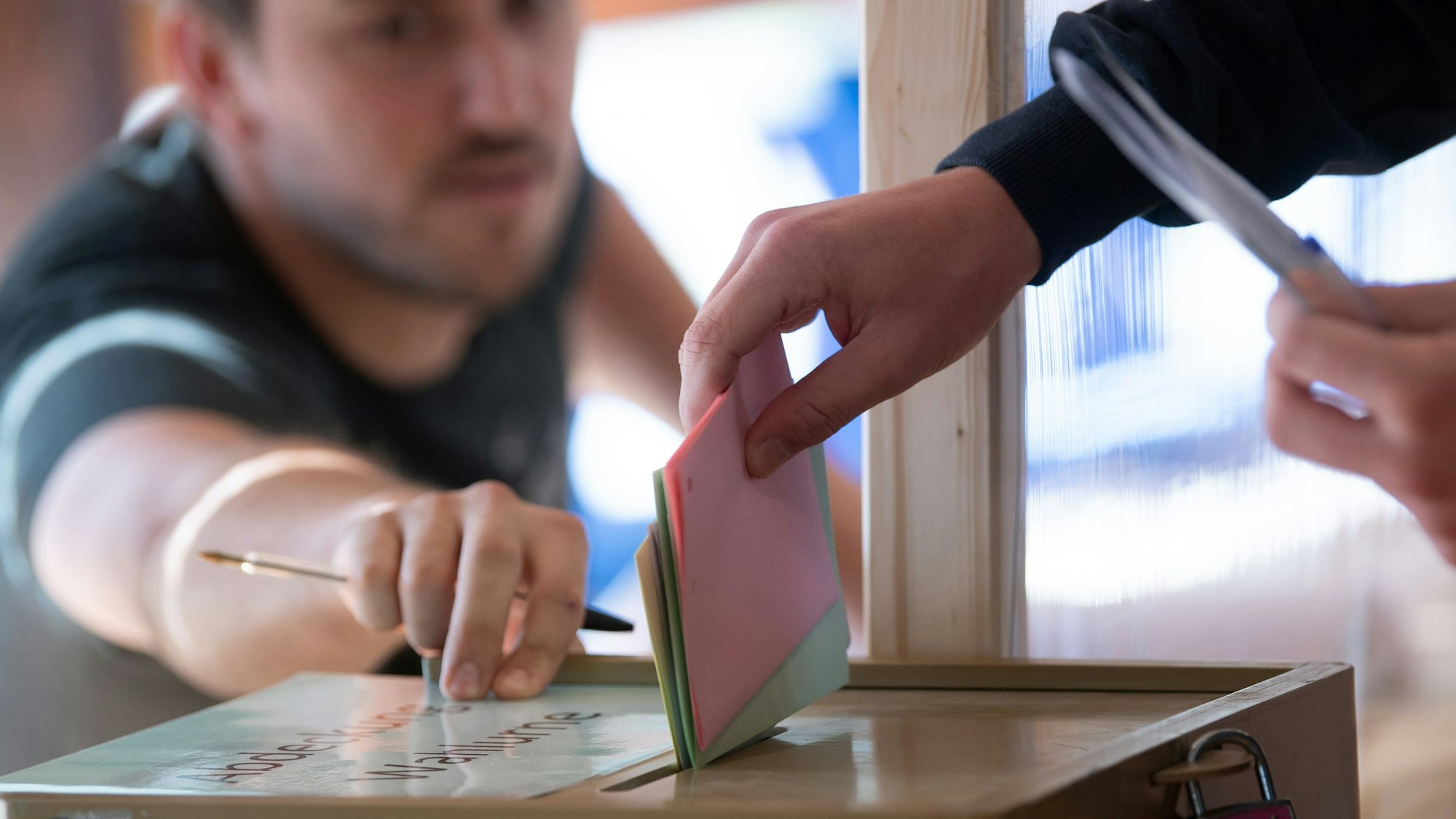 Oberbergs Städte und Gemeinden suchen nach ehrenamtlich Tätigen, die am 14. September die Wahllokale im Kreisgebiet besetzen.