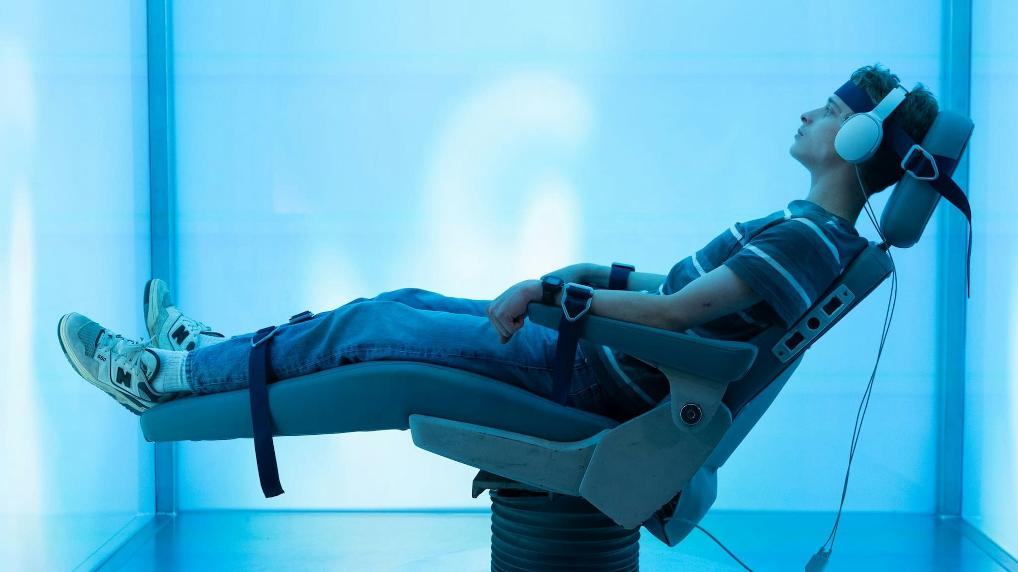 Kinder mit besonderen Gaben: Luke Ellis (Joe Freeman) bei einem der Tests im "Institut", wohin man ihn entführt hat. Szene aus der Stephen-King-Serie "The Institute".