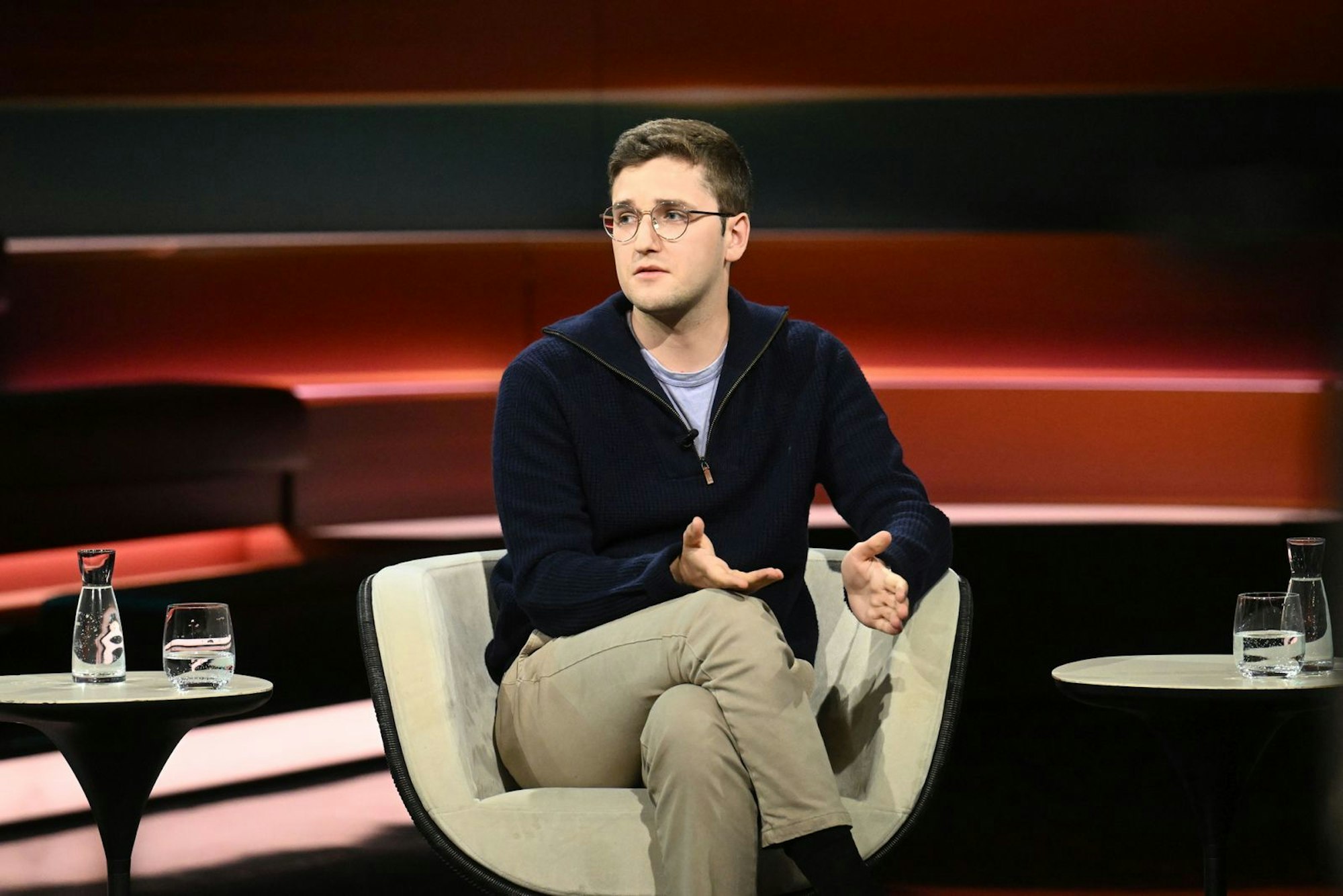 Der Podcaster Ole Nymoen erklärte bei „Markus Lanz“, dass er lieber unter russischer Besatzung leben würde, als sein Leben im Krieg zu riskieren. (Bild: ZDF / Cornelia Lehmann)