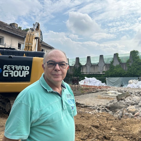 Die A59 soll verbreitert werden. Deswegen werden Häuser in Meindorf abgerissen. Harald Rudolf  wohnt direkt nebenan.