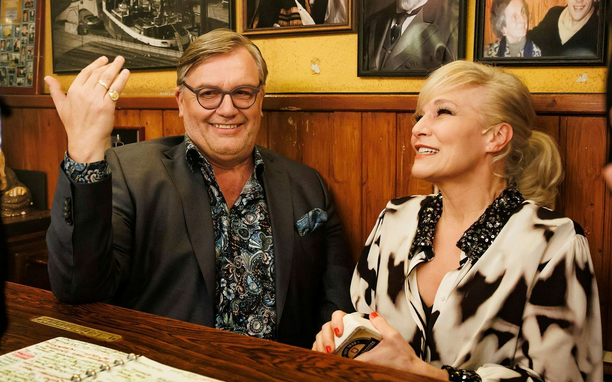 Prominente Gäste gehen bei Ina Müller ein und aus: Im Mai 2025 war Komiker und Entertainer Hape Kerkeling bei „Inas Nacht“ zu Gast. (Bild: NDR/Morris Mac Matzen)