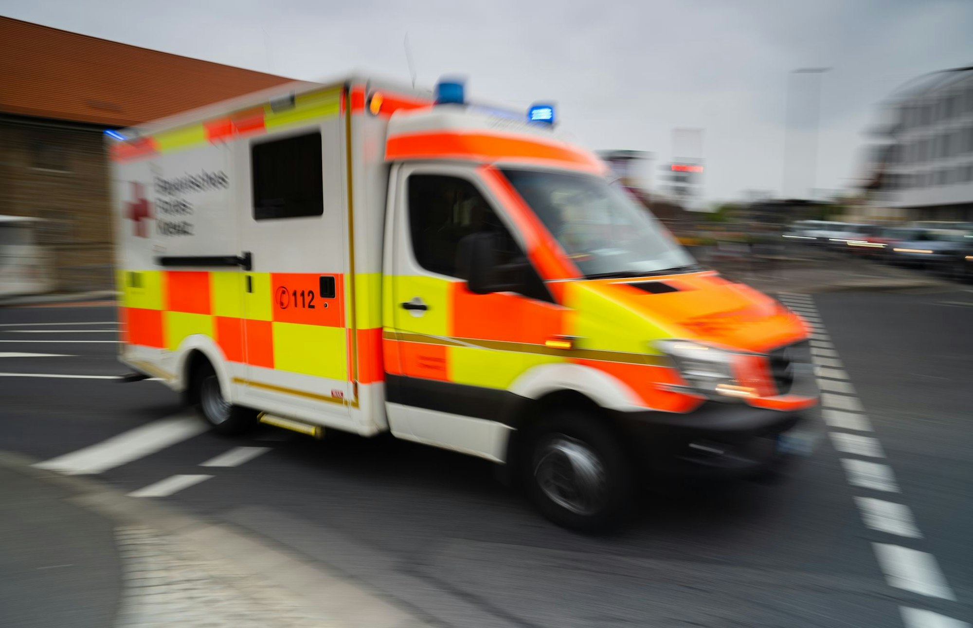 Der Junge wurde schwer verletzt in ein Krankenhaus gebracht, starb dort aber am nächsten Tag. (Symbolbild)