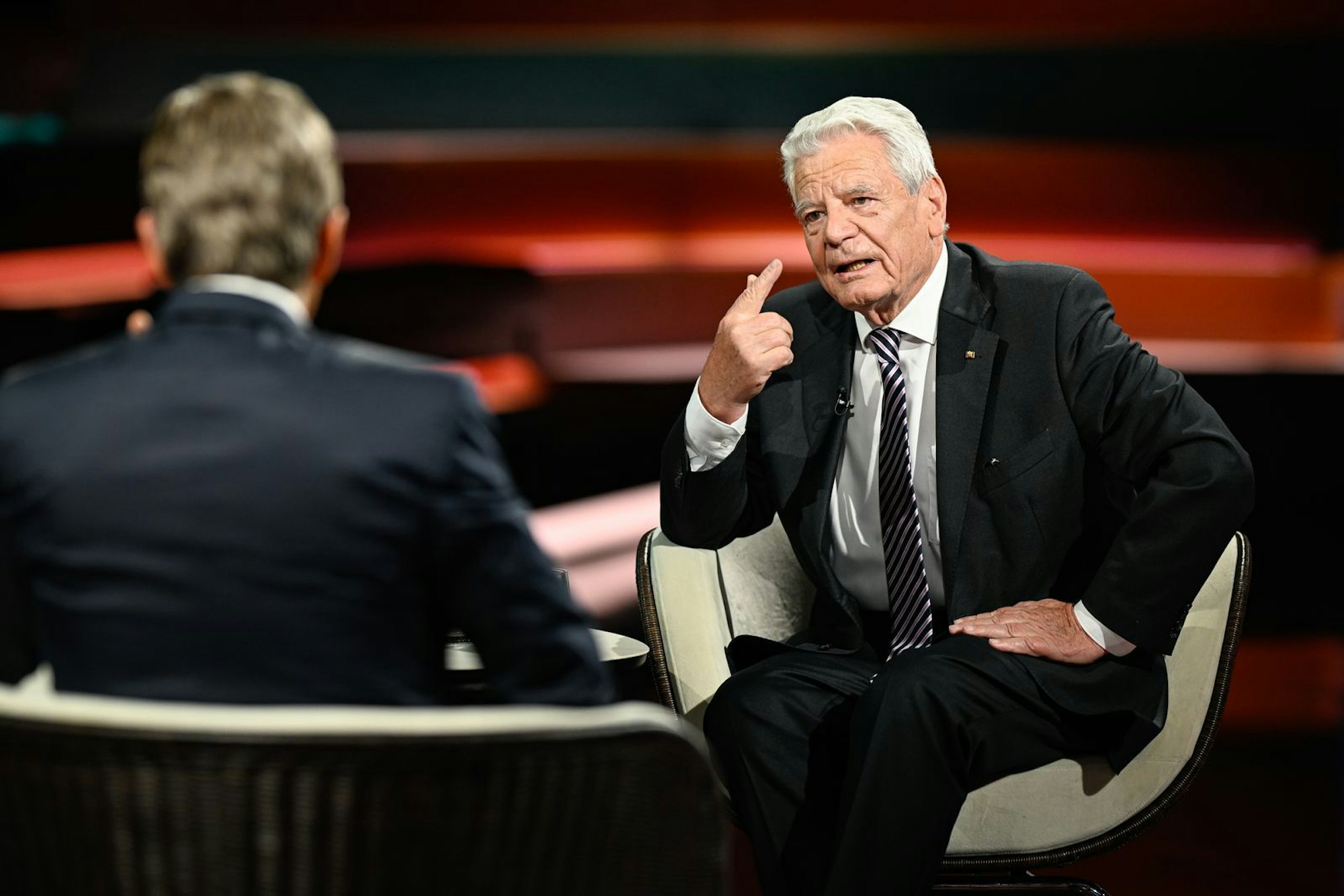 Im Gespräch mit dem ZDF-Moderator echauffierte sich Joachim Gauck über die deutsche „Kultur des Verdrusses“: „Mir reicht es manchmal!“ (Bild: ZDF / Markus Hertrich)