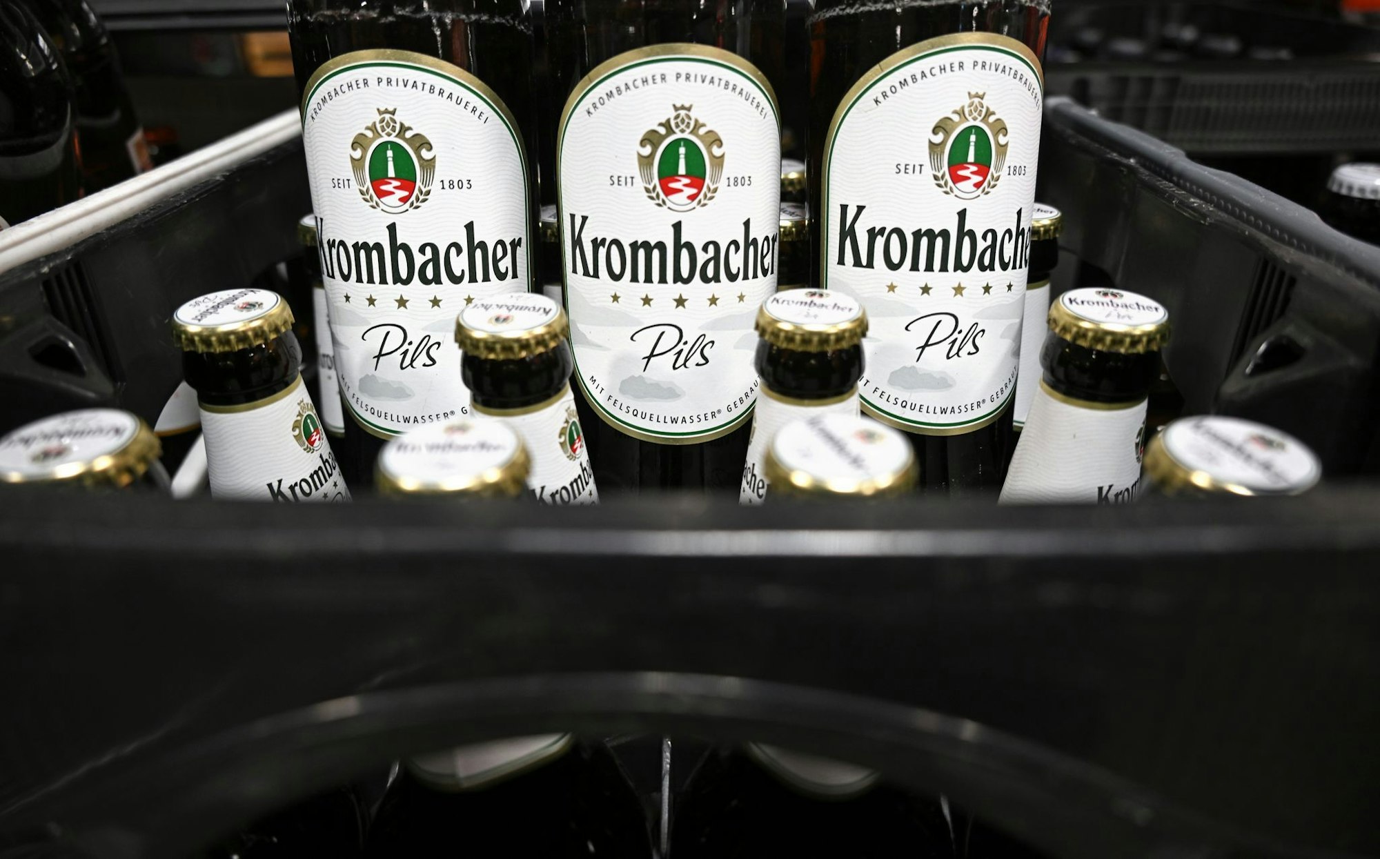 Das Bier von Krombacher war zuletzt häufig im Angebot. (Symbolbild)