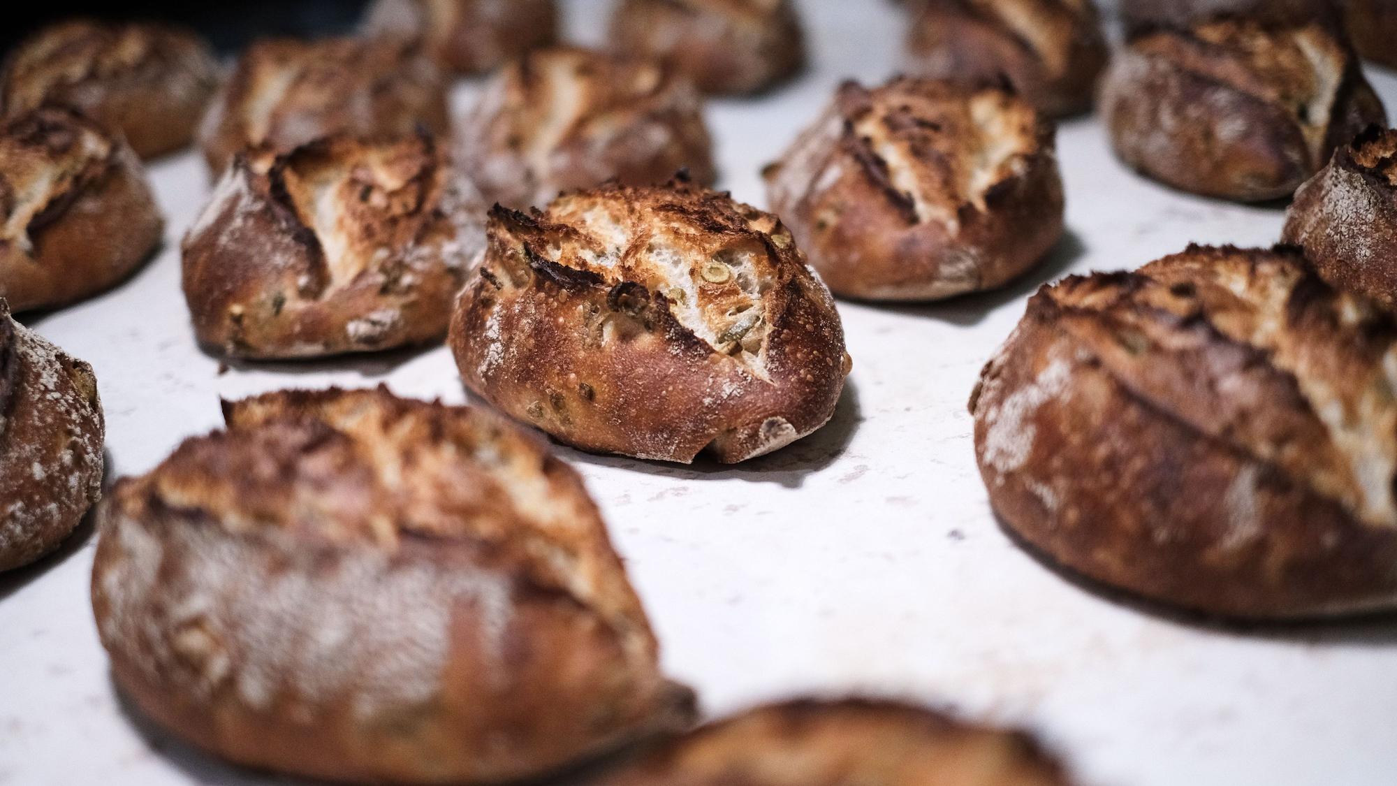 Frisch gebackene Brötchen.