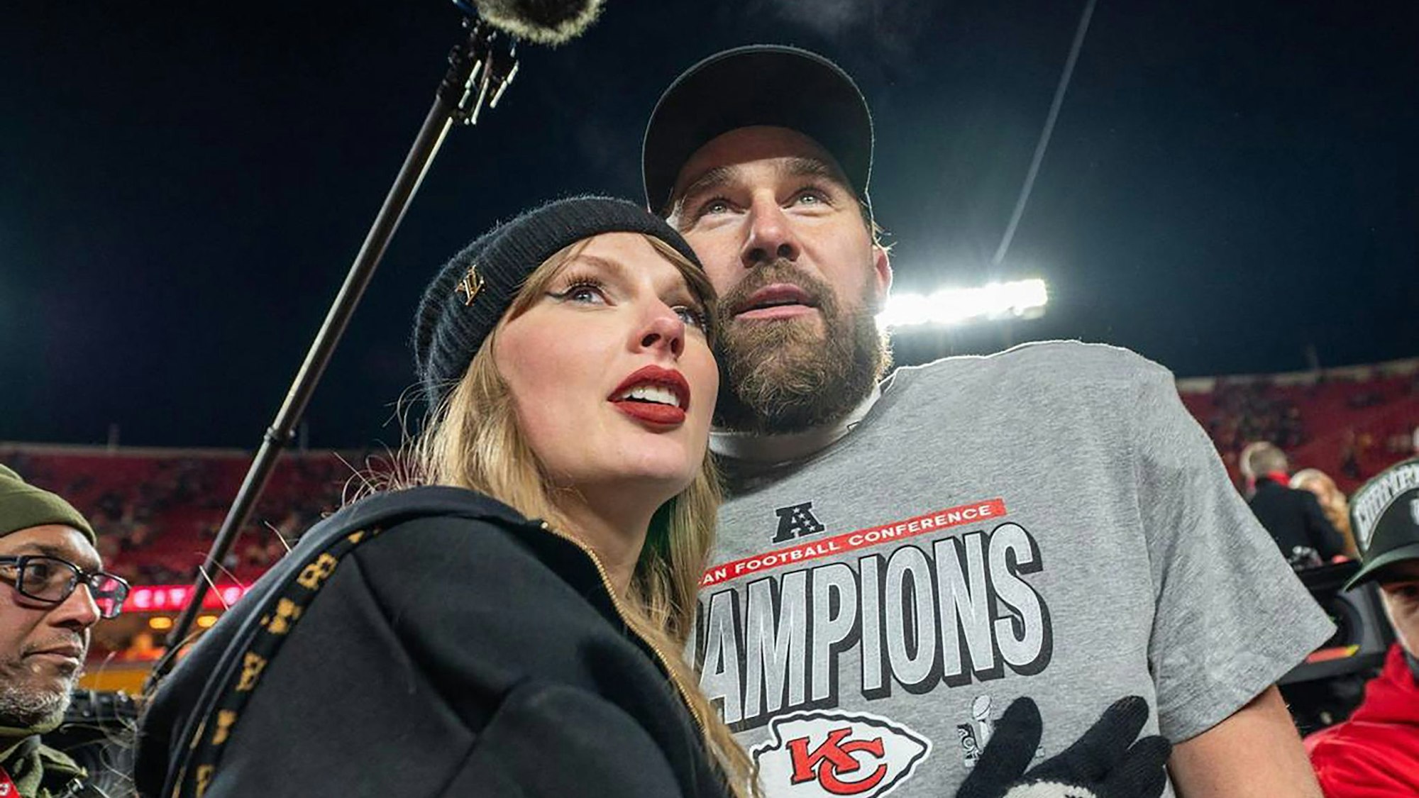 Footballstar Travis Kelce (35) und seine Freundin Taylor Swift (35) gibt es auf Instagram nun auch ein paar Mal privat. (Archivbild)