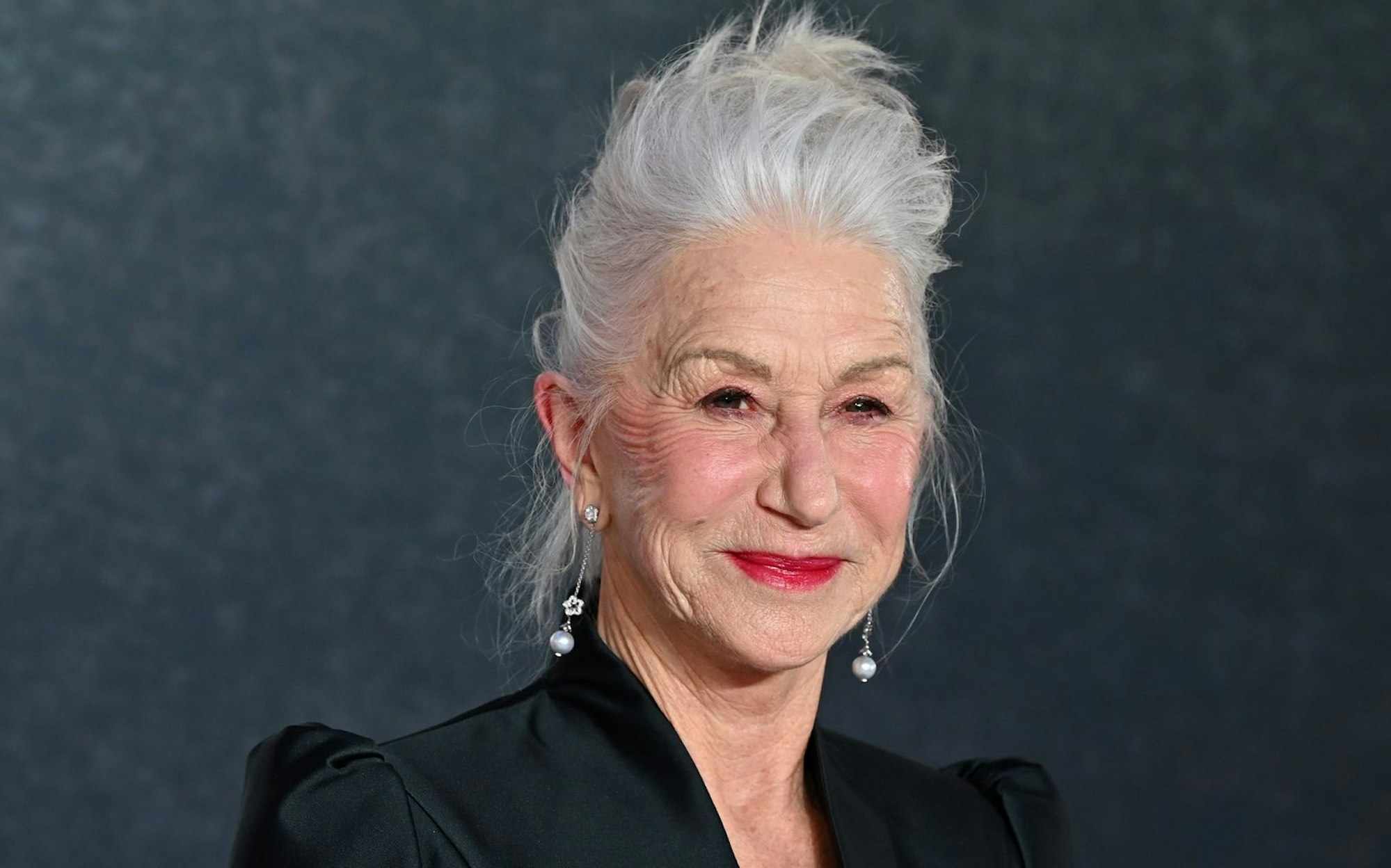 Die große britische Schauspielerin Helen Mirren feiert am 26. Juli ihren 80. Geburtstag. (Bild: Joe Maher/Getty Images for Paramount Plus)