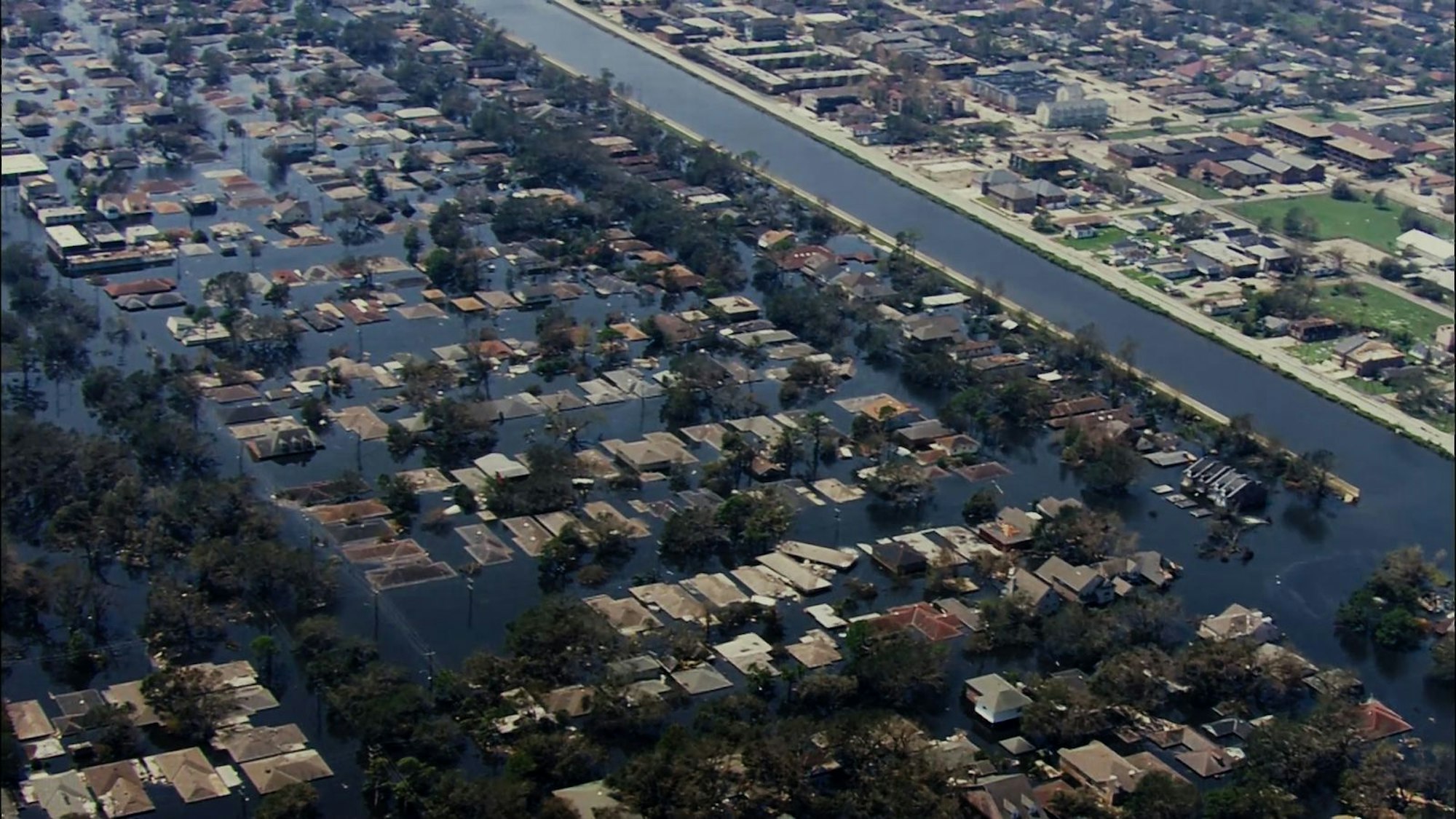 Luftaufnahmen von New Orleans zeigen die Folgen der Dammbrüche infolge von Hurrikan Katrina. (Bild: Pond5)