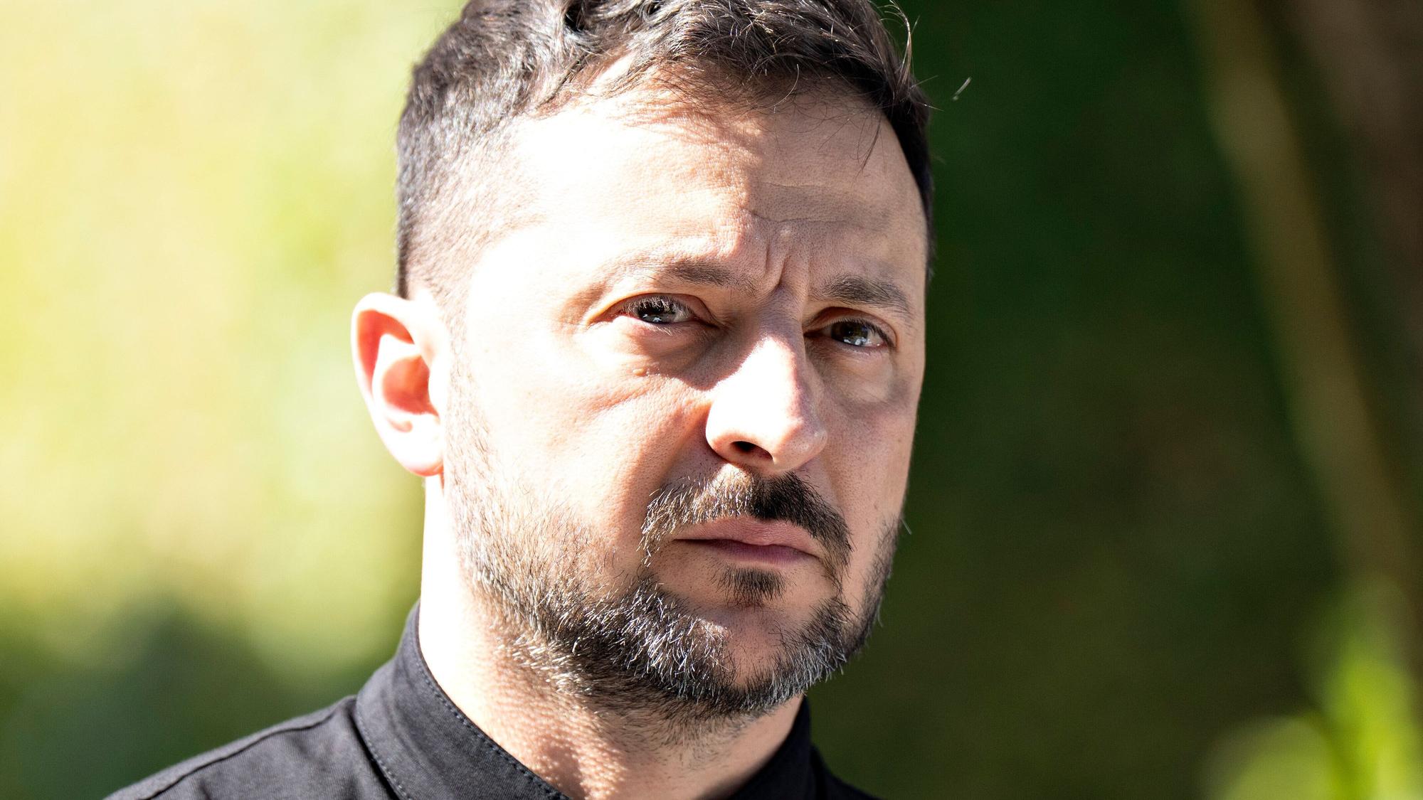 Wolodymyr Selenskyj reagierte auf Proteste mit einem neuen Regelwerk zur Antikorruptionspolitik, um Vertrauen wiederherzustellen.