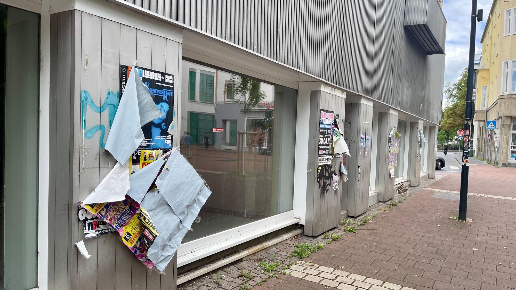 Die ehemalige Zeeman-Filiale in Siegburg steht schjon lange leer. Jetzt ist klar: Das Haus kann abgerissen werden.