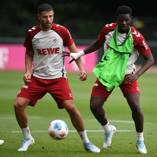 07.07.2025, xophax, 1. Fussball Bundesliga, 1.FC Koeln Saison 2025 / 2026 Training Trainingsauftakt Imad Rondic , links und Ragnar Ache DFL/DFB REGULATIONS PROHIBIT ANY USE OF PHOTOGRAPHS as IMAGE SEQUENCES and/or QUASI-VIDEO Koeln *** 07 07 2025, xophax, 1 Fussball Bundesliga, 1 FC Koeln Saison 2025 2026 Training kick-off Imad Rondic , left and Ragnar Ache DFL DFB REGULATIONS PROHIBIT ANY USE OF PHOTOGRAPHS as IMAGE SEQUENCES and or QUASI VIDEO Koeln