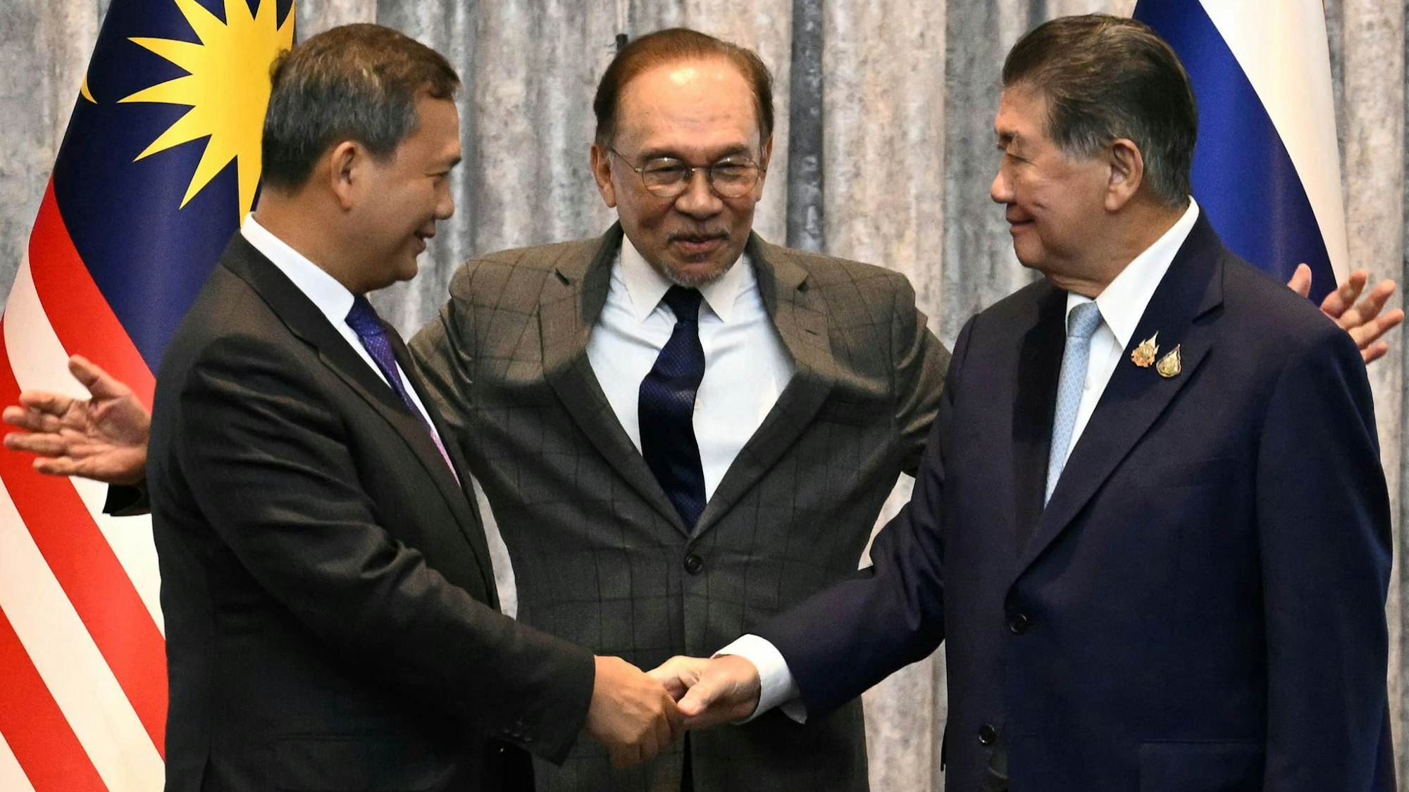 Die Waffenruhe wurde bei einem Treffen in Malaysia vereinbart.