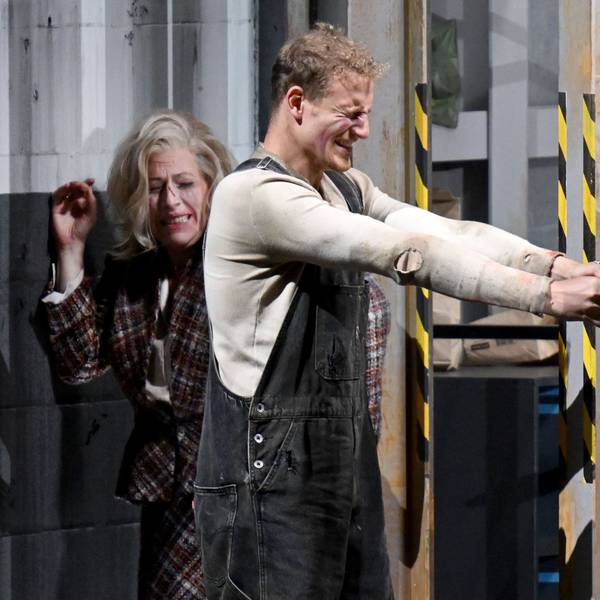 Szene aus ‚Giulio Cesare in Egitto‘ in Bunkerkulisse
