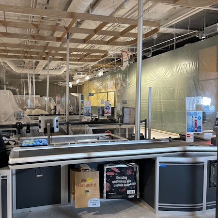 Edeka im Huma hat mit Severin Hemmersbach einen neuen Kaufmann und baut jetzt um. Die Kassen bleiben aber am bewährten Platz.