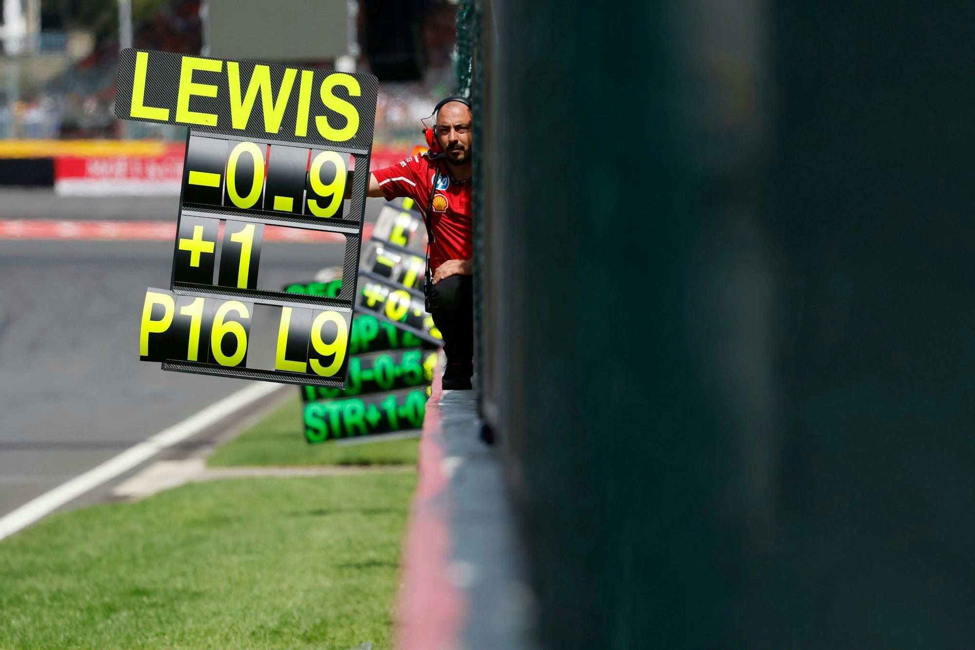 In der Qualifikation in Belgien gab es nur Platz 16 für Hamilton.