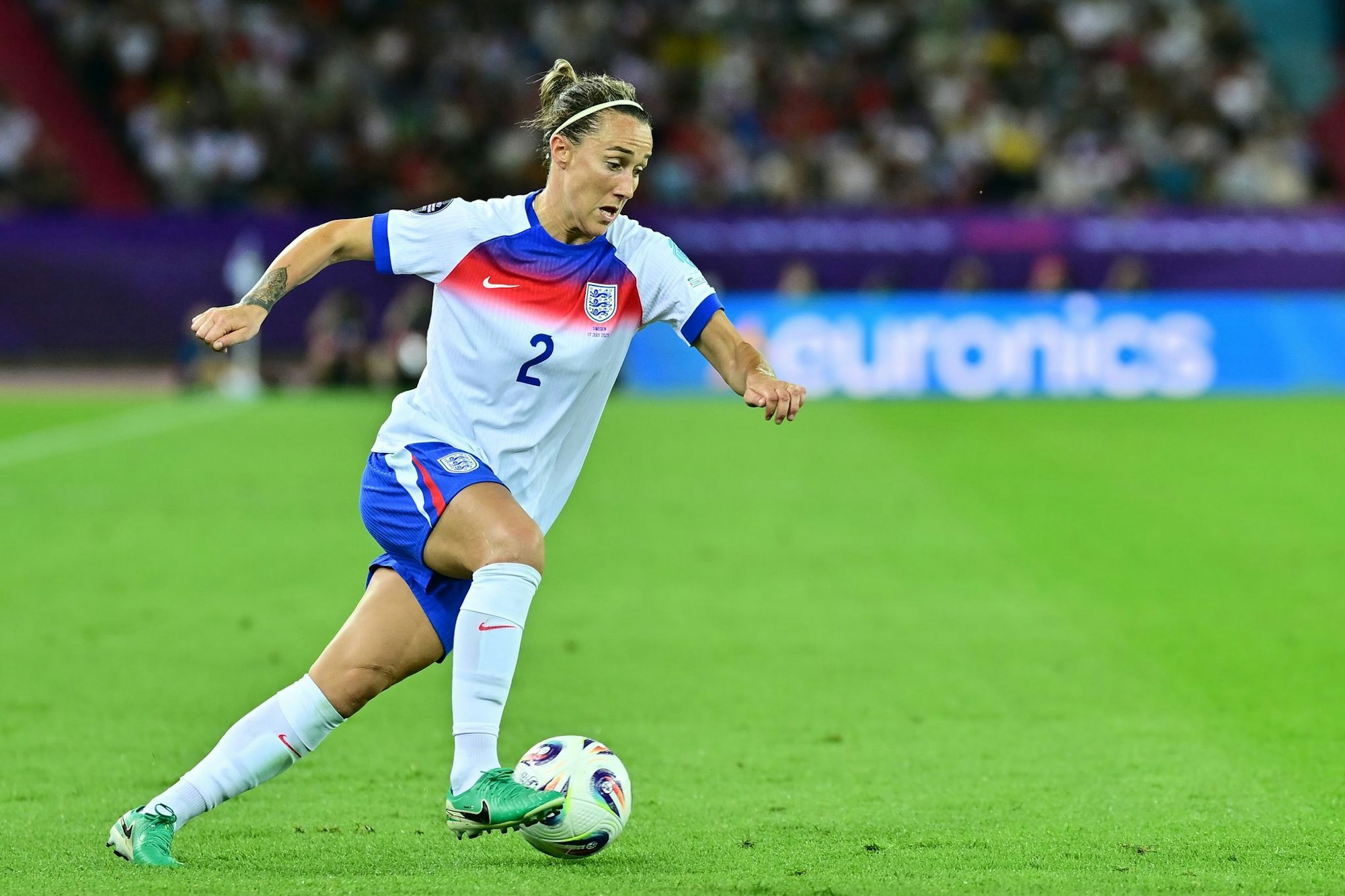 Englands Nationalspielerin Lucy Bronze bestritt die EM mit einem Schienbeinbruch.