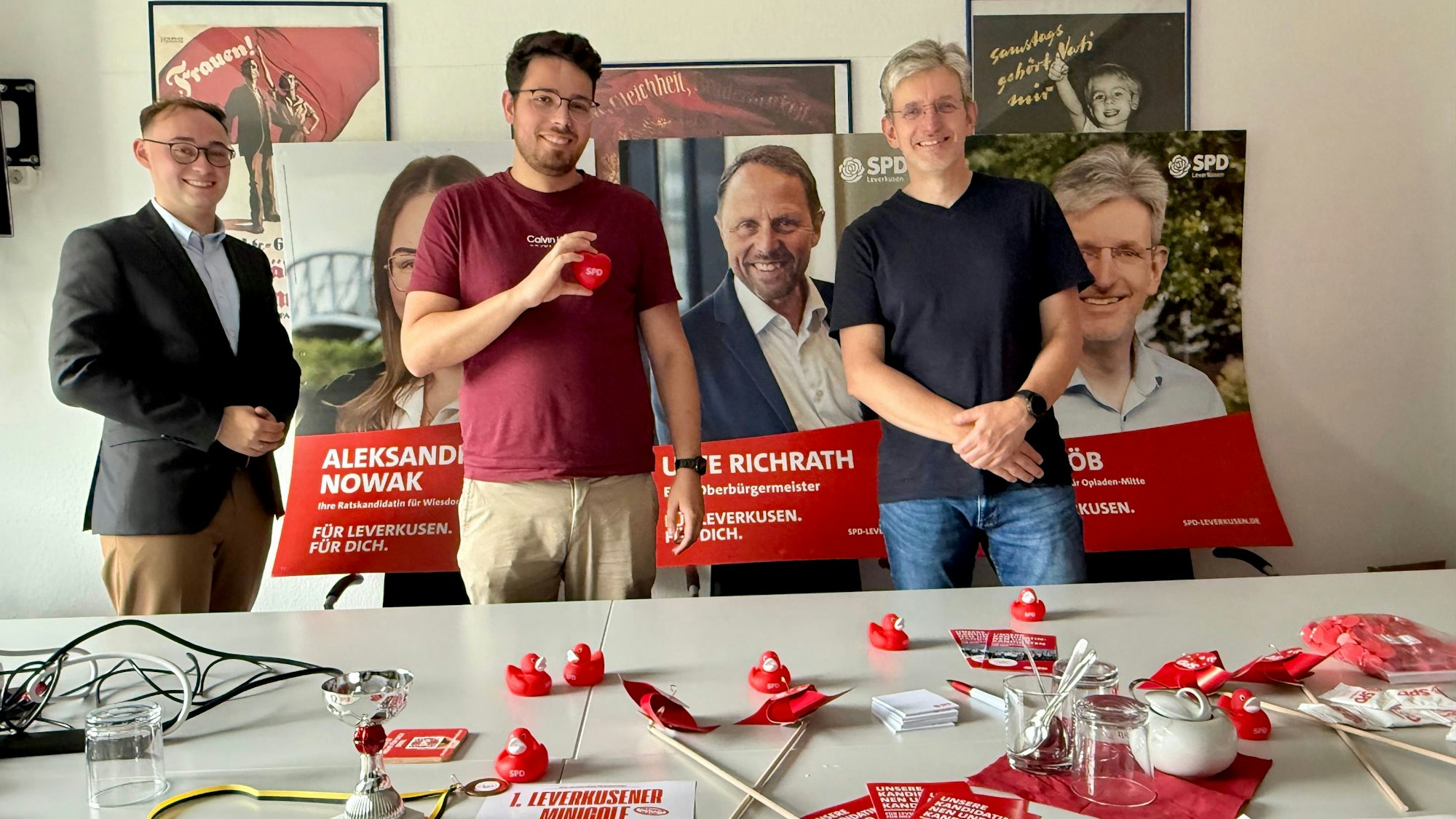 Die SPD Leverkusen beim Start in den Wahlkampf.