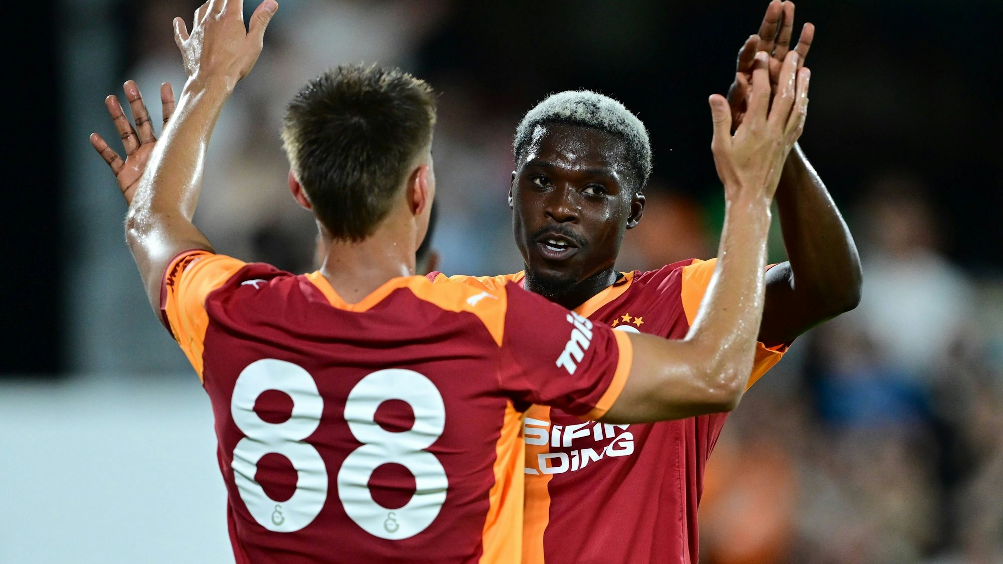 Ofenbar auch beim FC ein Kandidat für die linke Seite: Derrick Köhn von Galatasaray Istanbul.