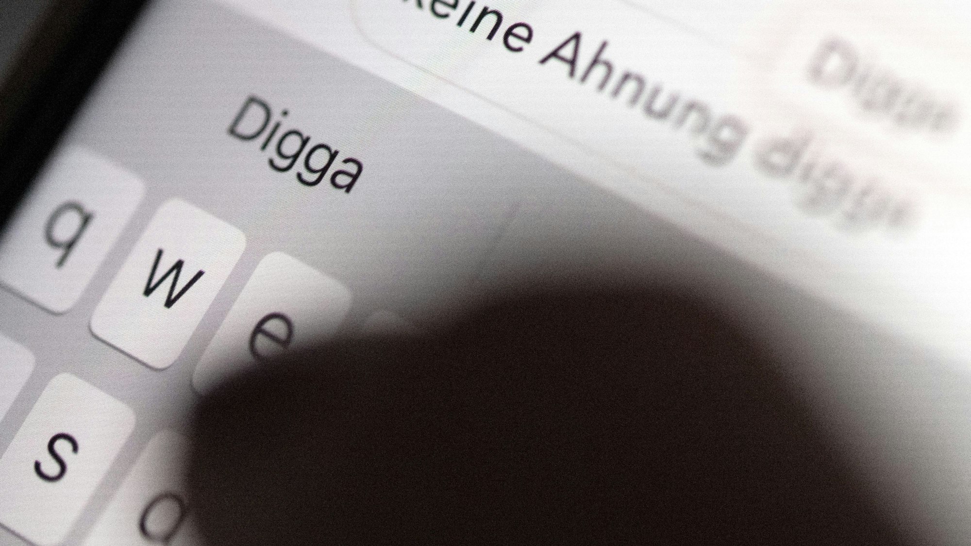 Jugendliche haben ihre Favoriten für das „Jugendwort des Jahres 2025“ gewählt, das Wort „Digga“ schaffte es unter die Top Ten.