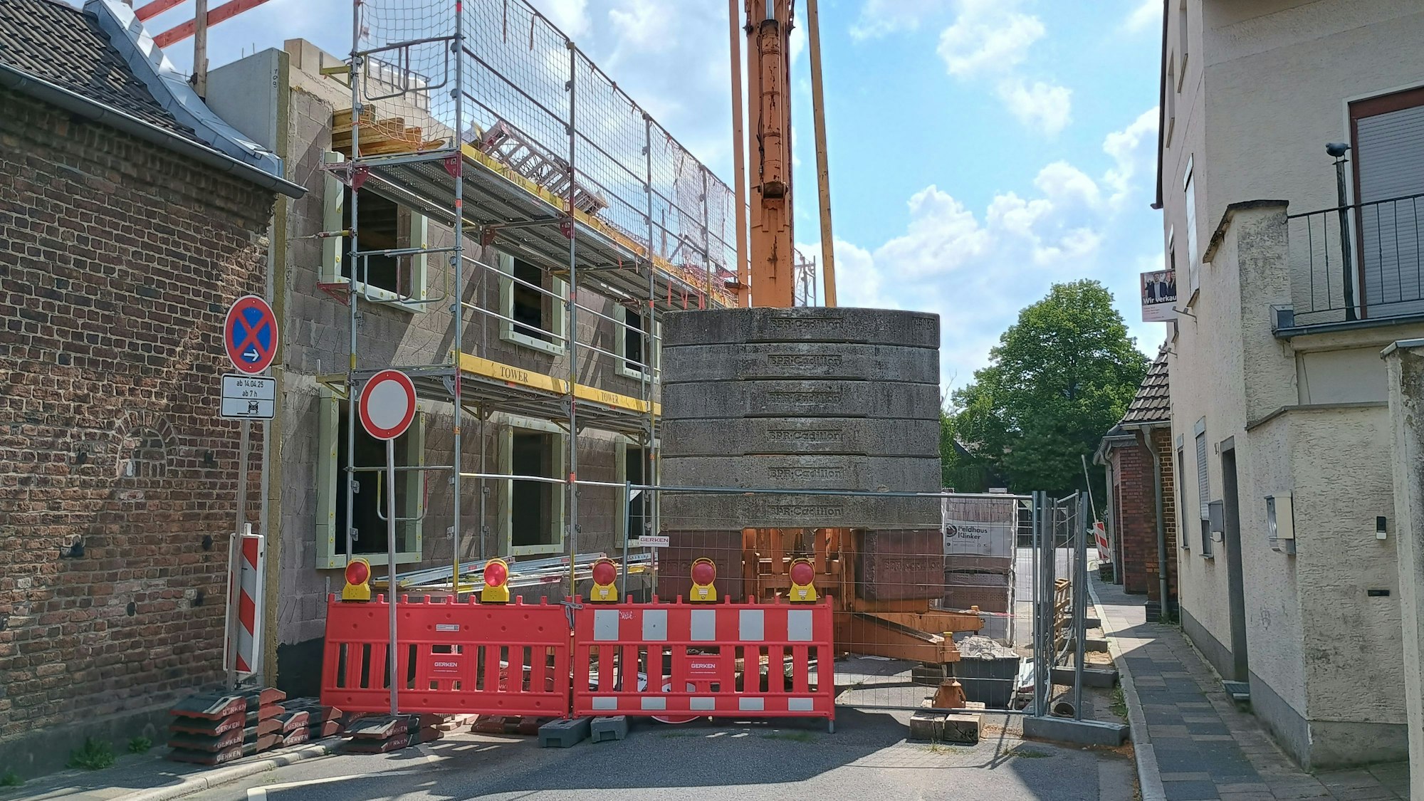 Zu sehen ist die Baustelle an der Sindorfer Straße.
