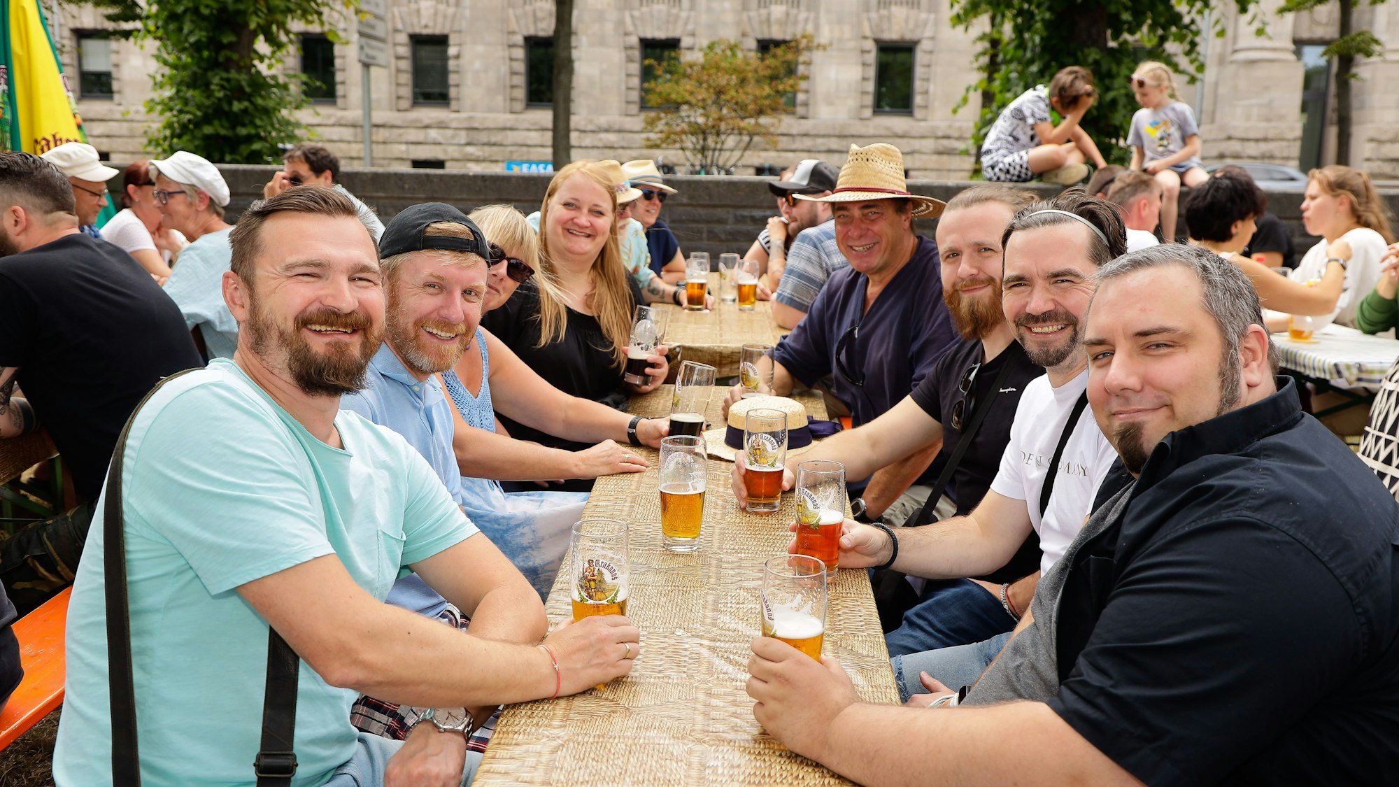 Eine gesellige Runde auf der Kölner Bierbörse.