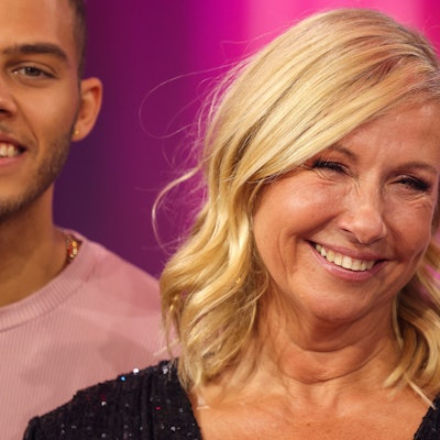 Andrea Kiewel lächelt.