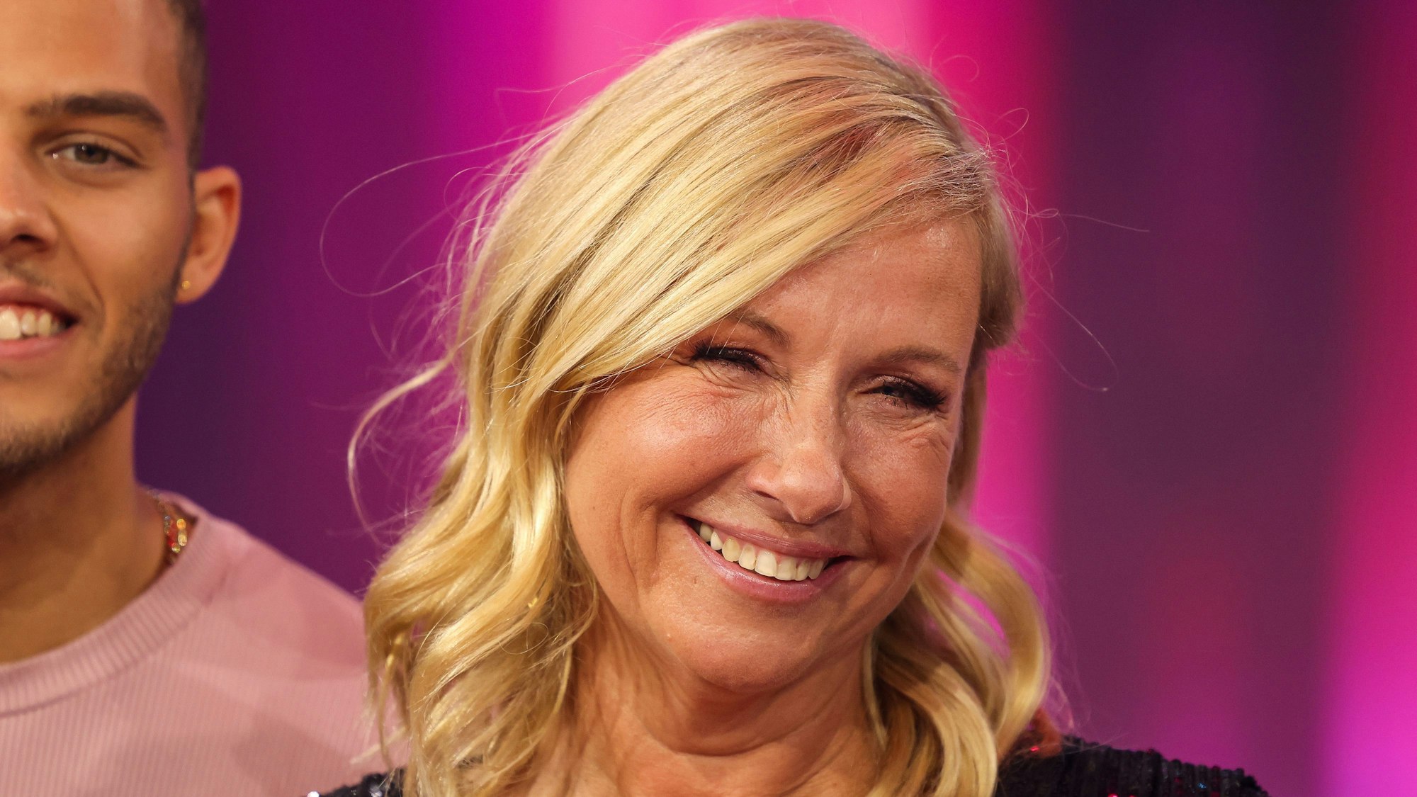 Andrea Kiewel lächelt.