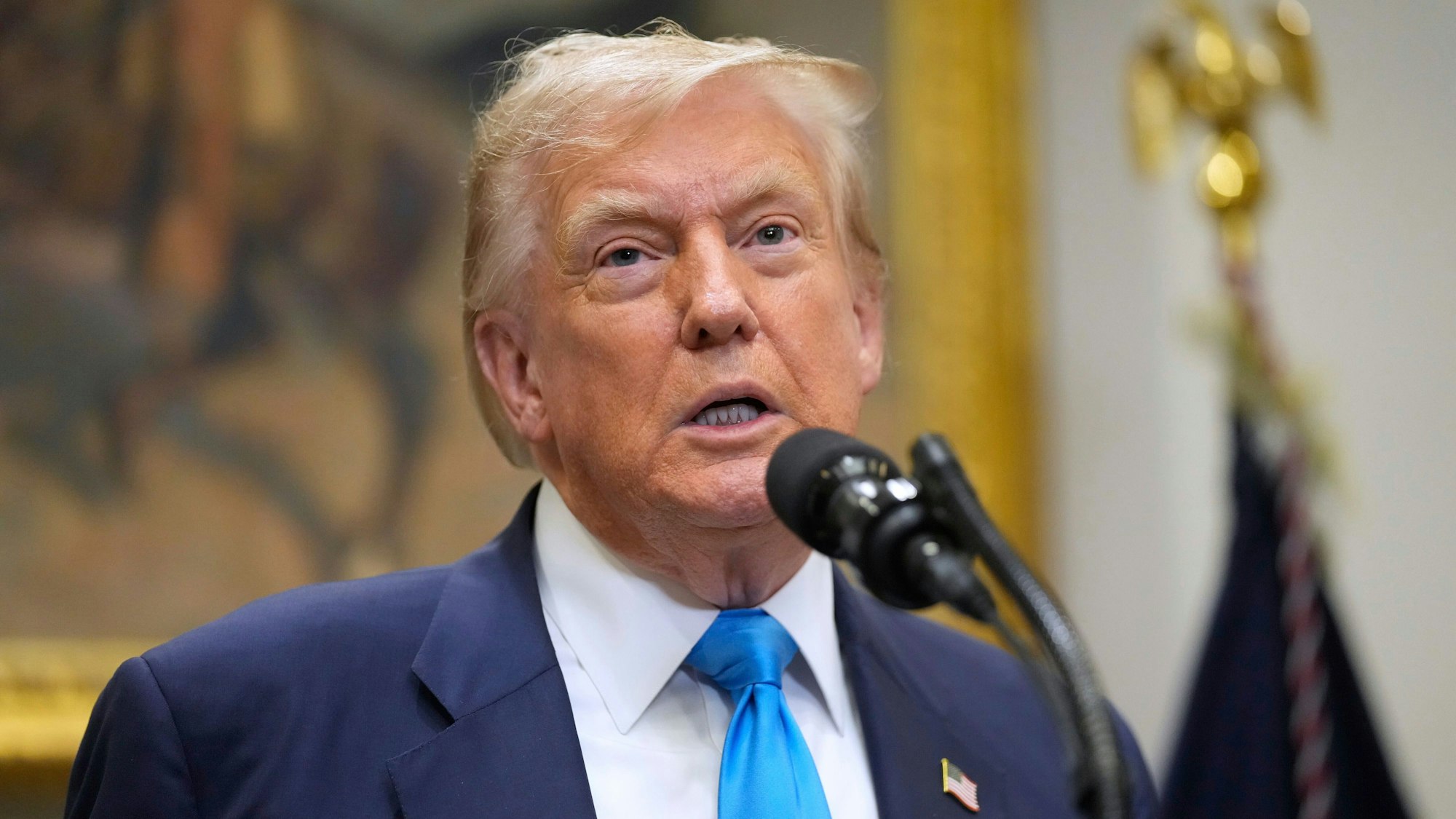 US-Sanktionen zielen auf eines der größten iranischen Schifffahrtsnetzwerke seit 2018, das Milliardengewinne erzielt. Trump verfolgt gegenüber dem Iran eine besonders harte Linie.