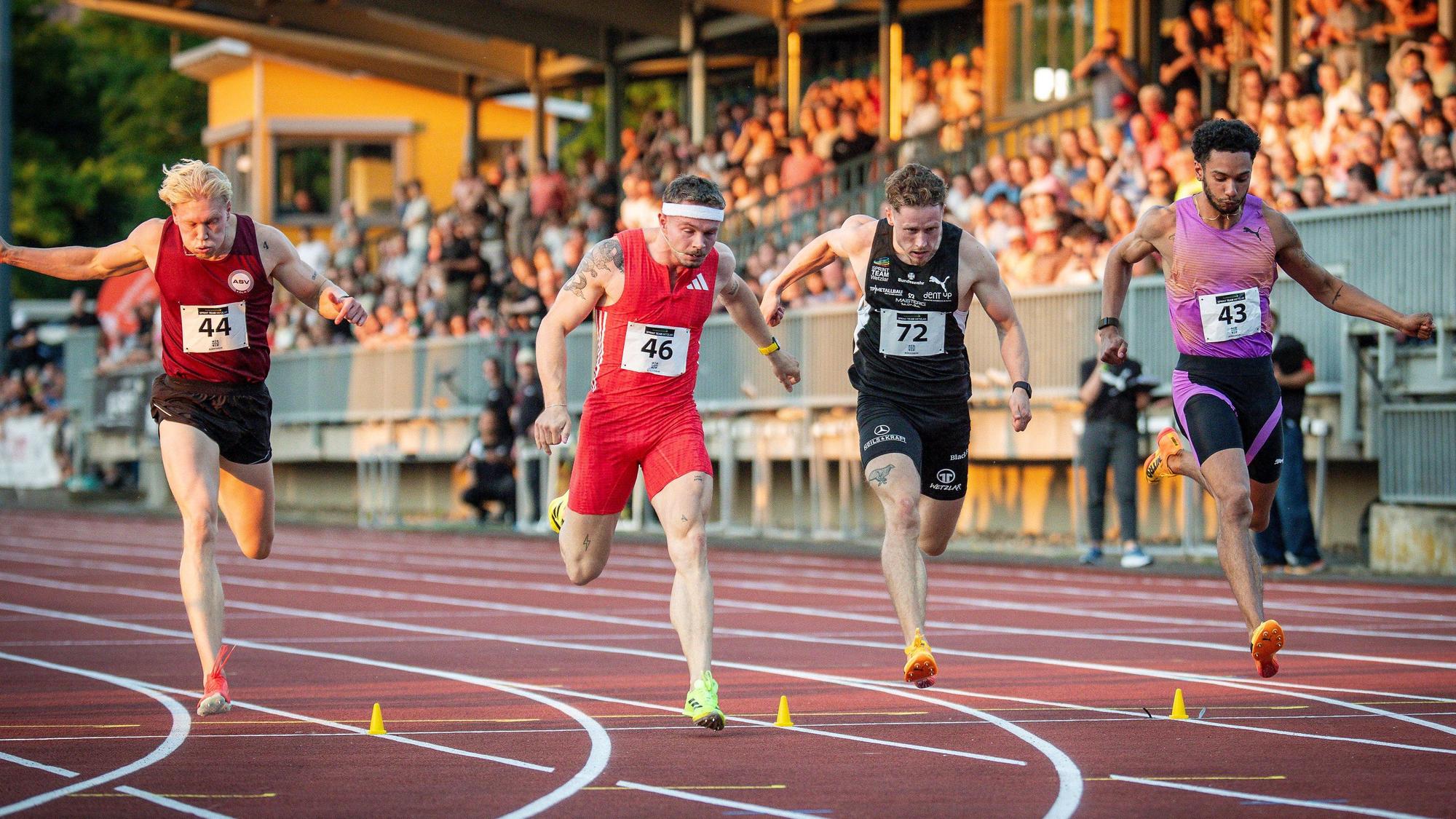 Yannick Wolf (Zweiter von links) von den Cologne Athletics