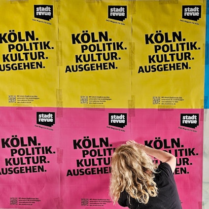 Das Bild zeigt Plakate mit Motiven der Stadtrevue. Foto: Elke Schwirtheim