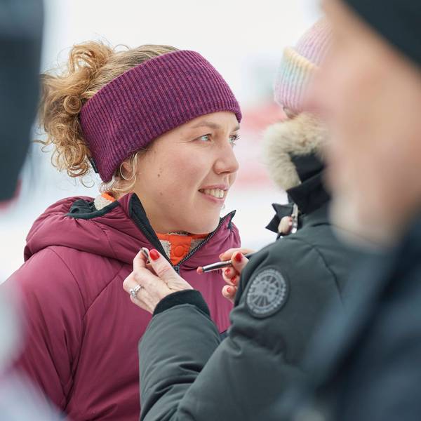 Laura Dahlmeier beim Biathlon-Weltcup in Lenzerheide als TV-Expertin.