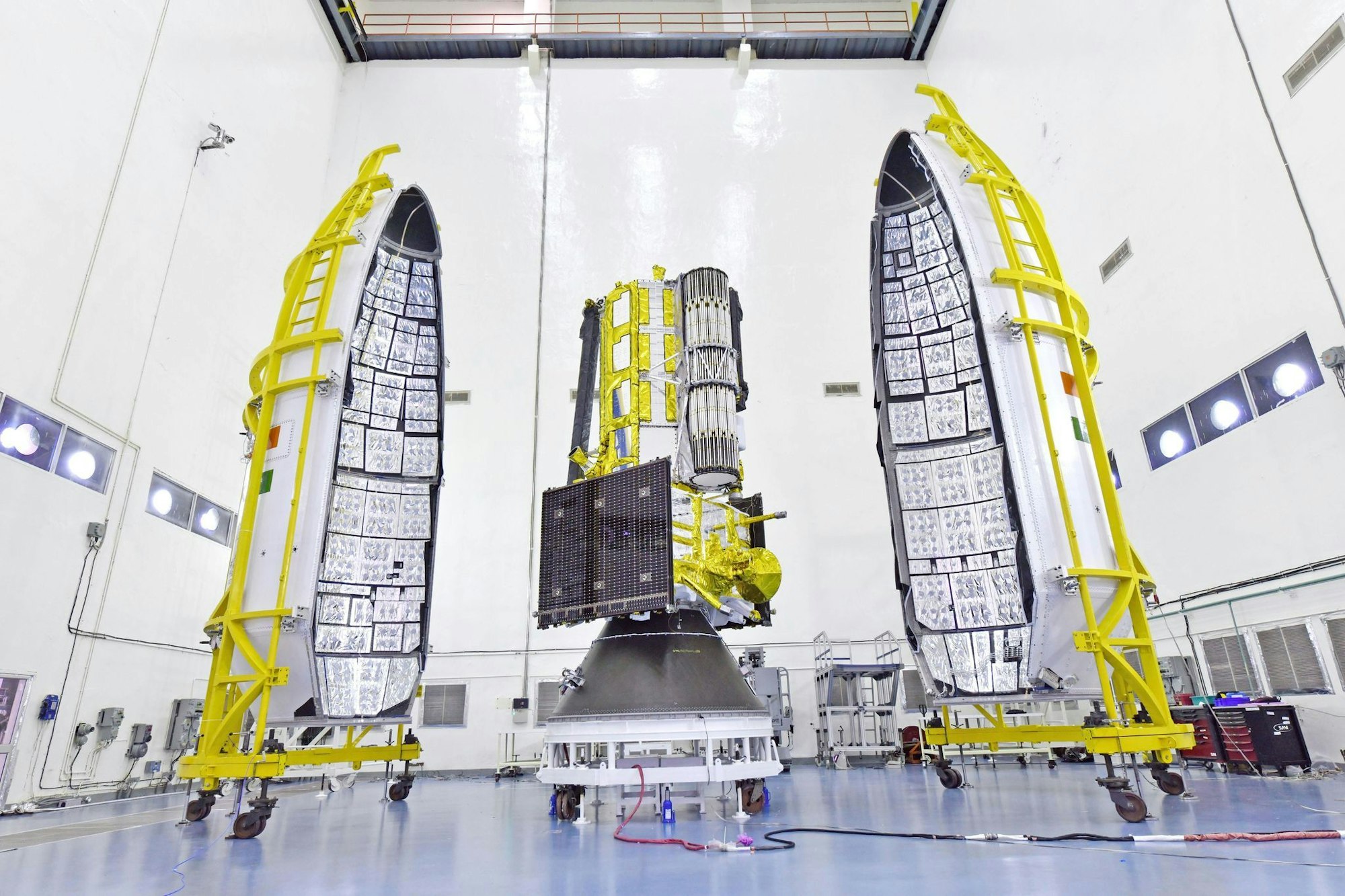 Der NISAR-Satellit im indischen Weltraumbahnhof Satish Dhawan Space Center. (Foto Archiv)