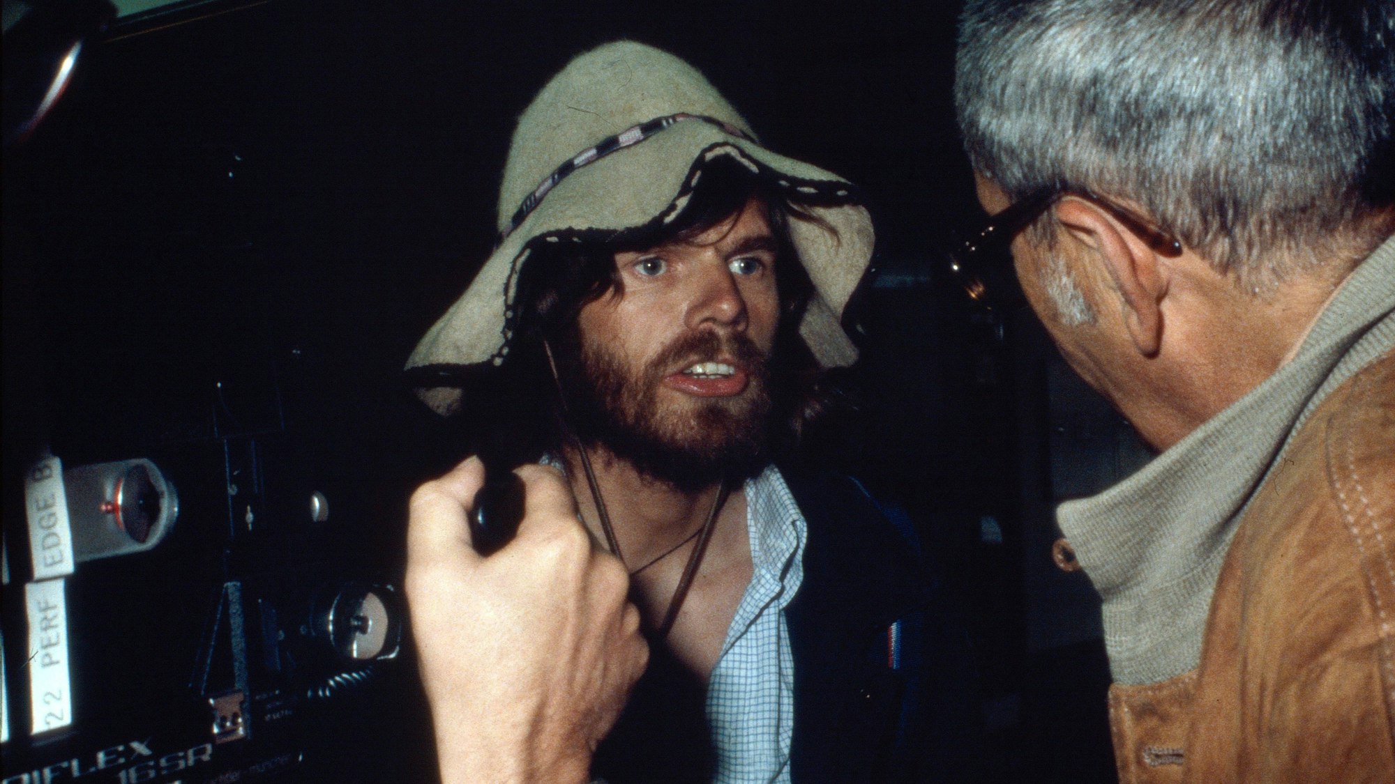 Extrembergsteiger Reinhold Messner bei der Ankunft am Flughafen München nach der Besteigung des Mount Everest.